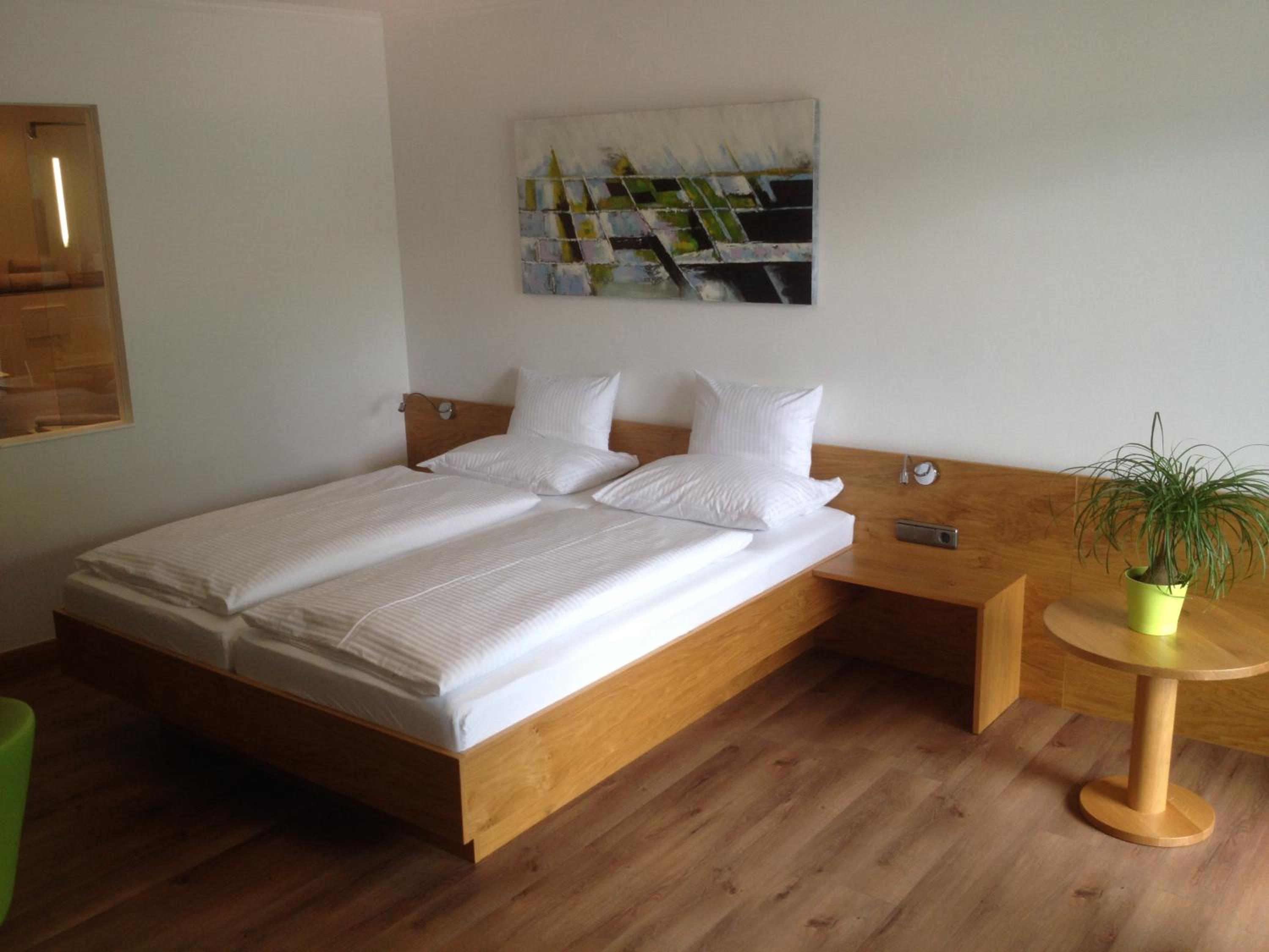 Deluxe Family Room with Lake View photo 3