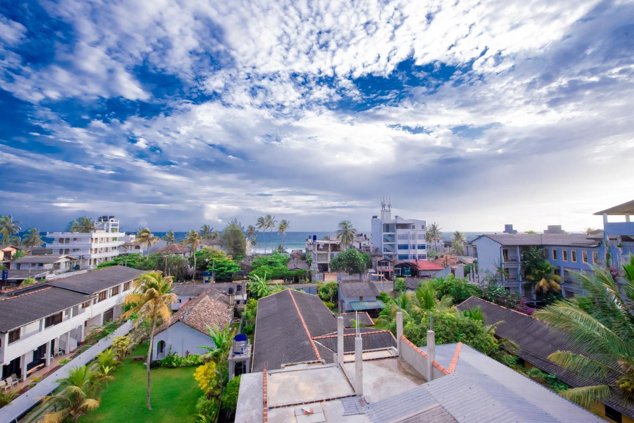 Two-Bedroom Apartment with Balcony and Sea View photo 3