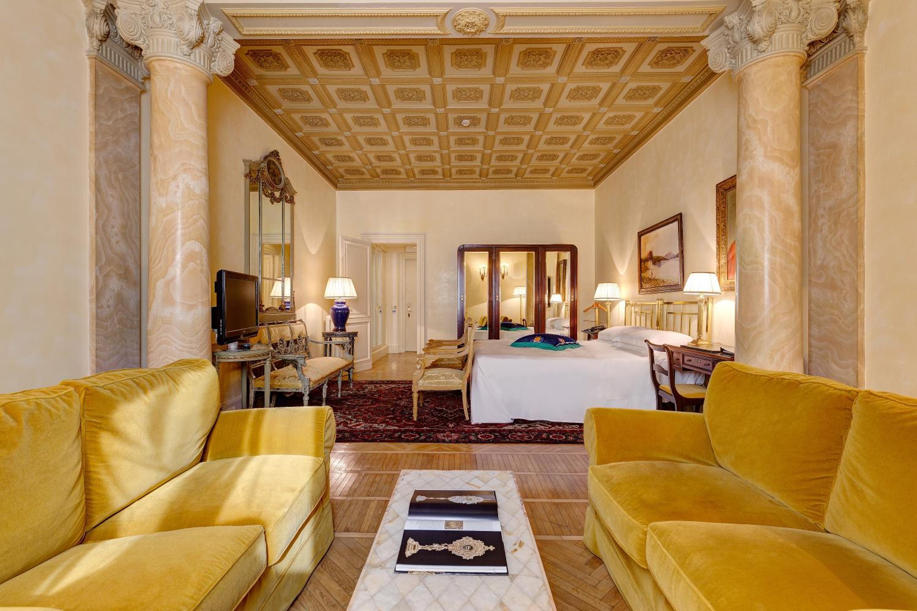 Junior Suite with City View