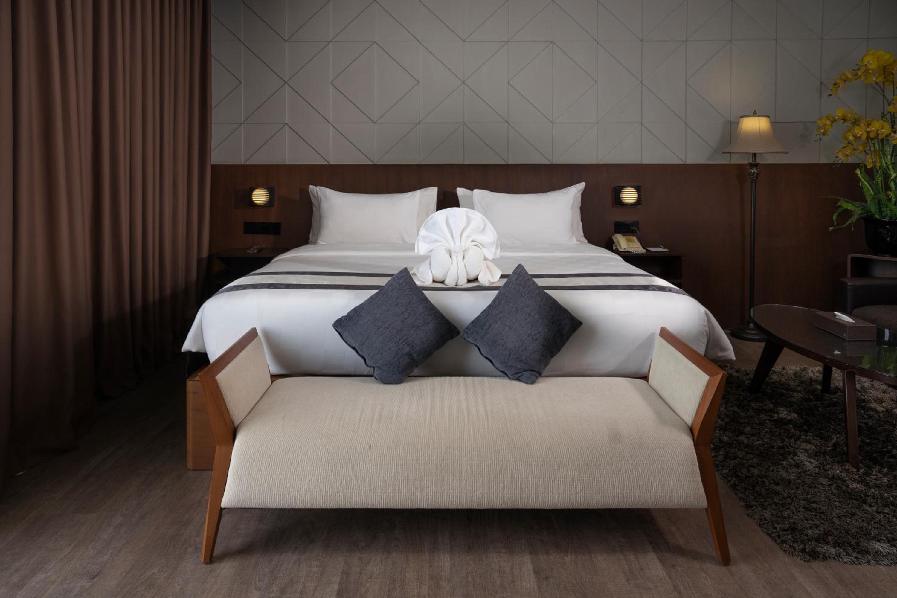 Accessible Standard Room - 1 Queen Bed