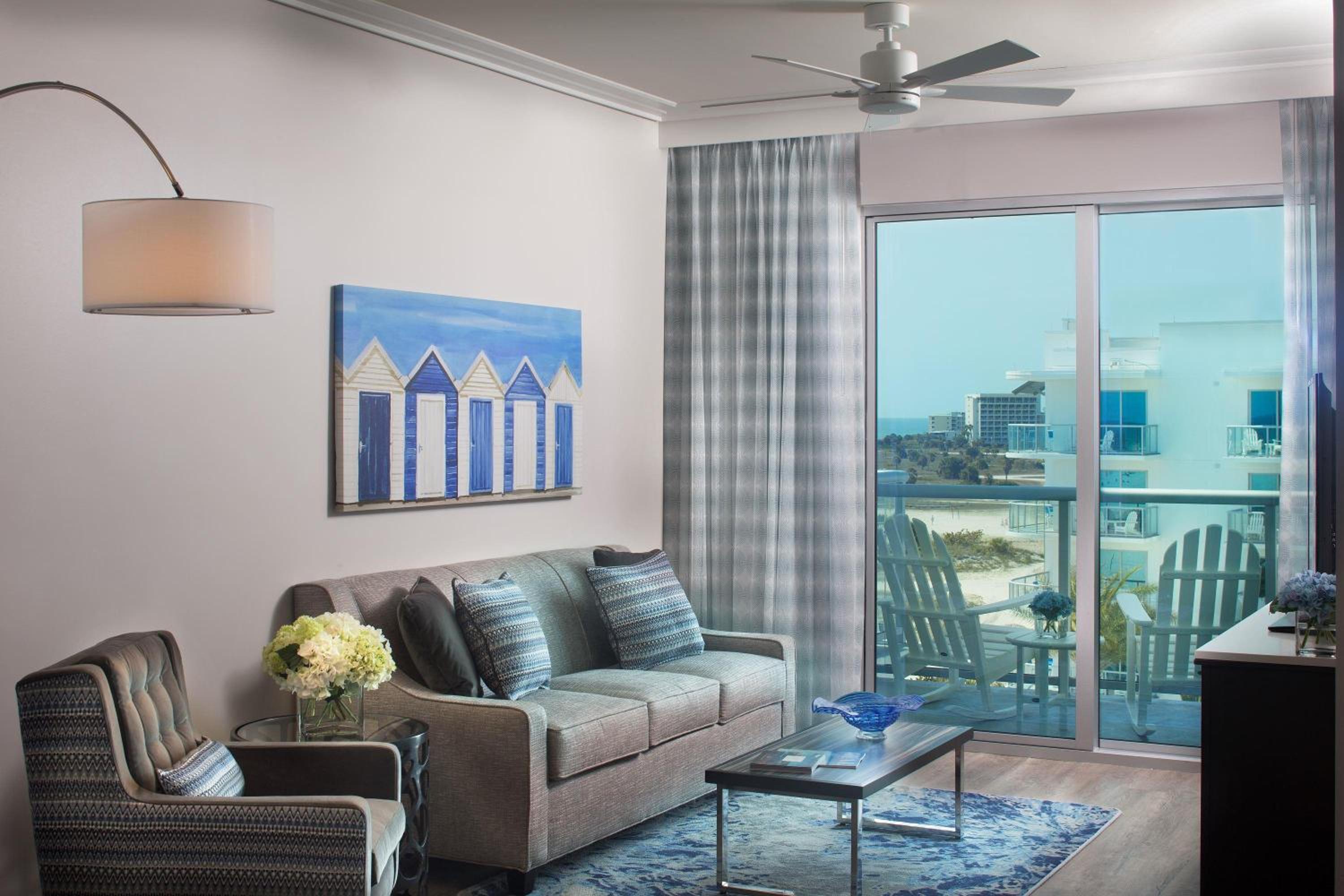 One-Bedroom Queen Suite with Gulf View