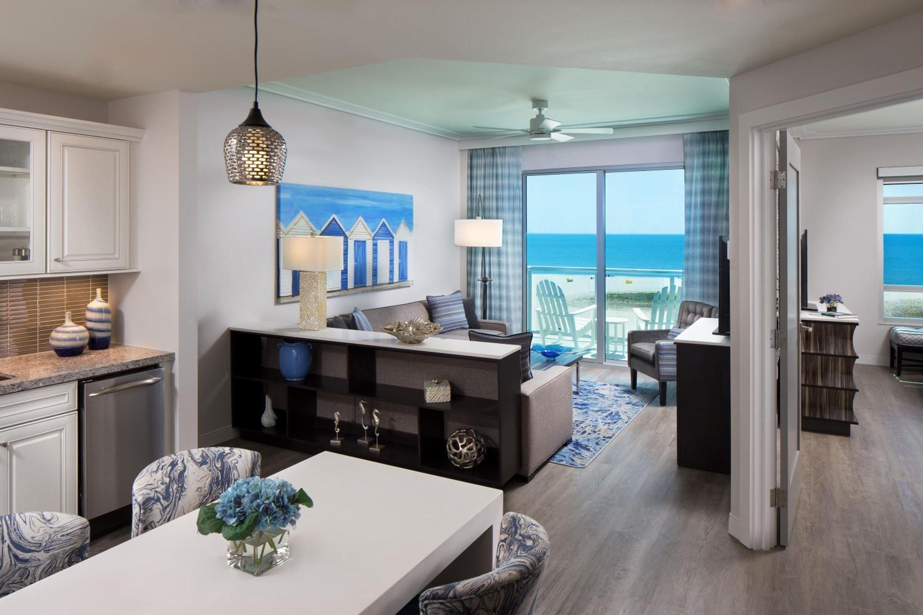 Premium One-Bedroom Queen Suite - Gulf Front