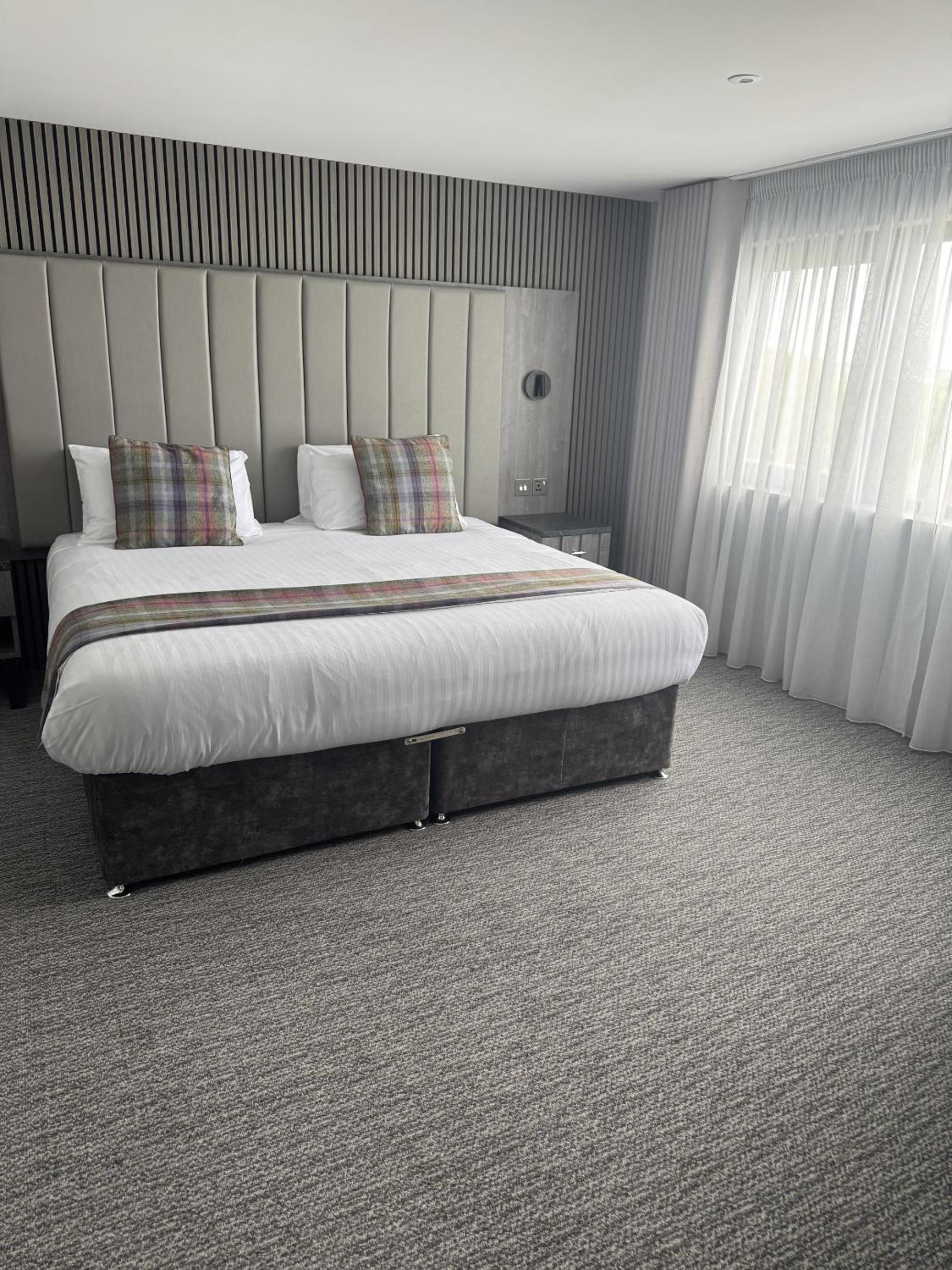 Deluxe King Room with Sea View - Photo 6