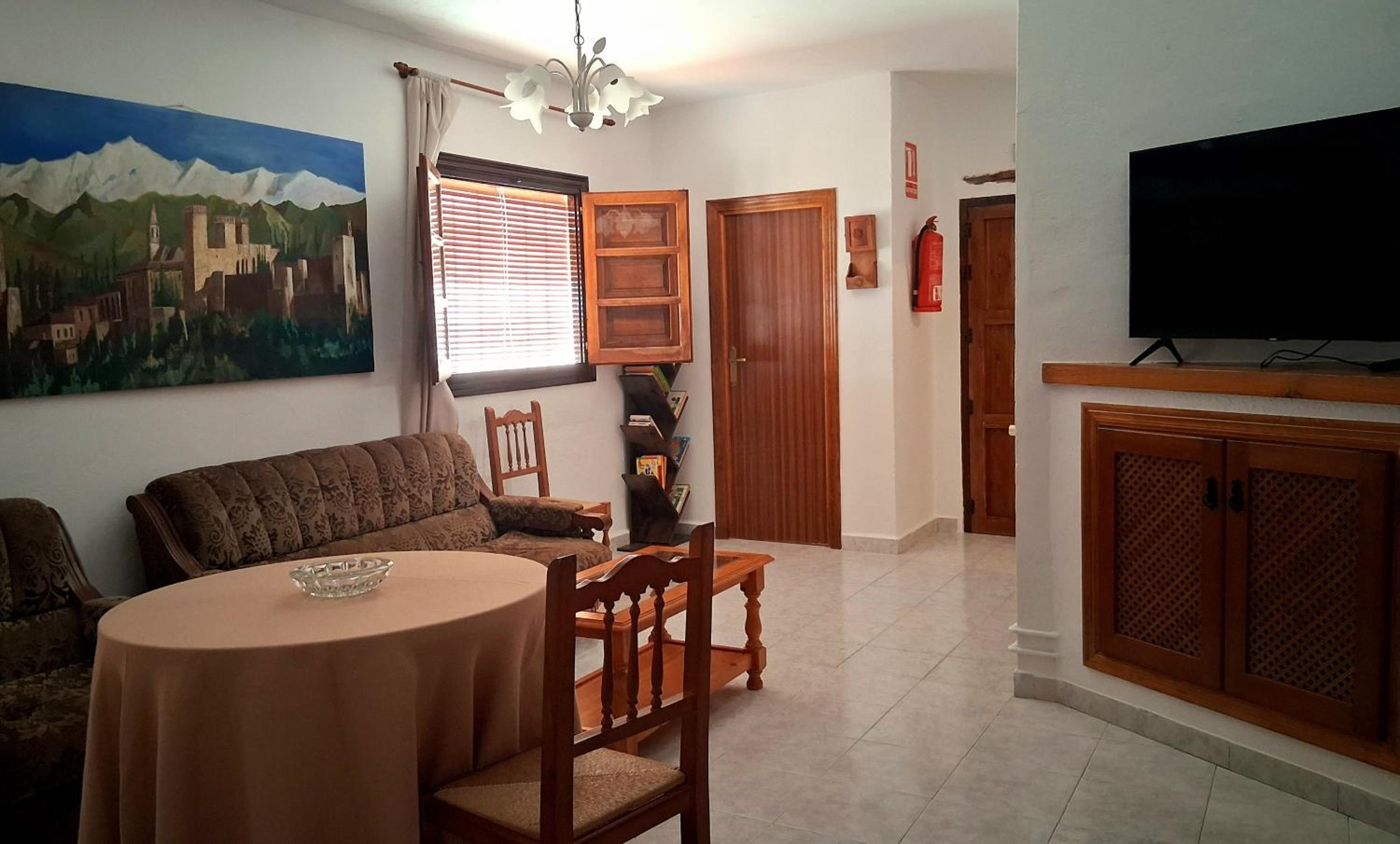 Three-Bedroom Apartment with Mountain View photo 3