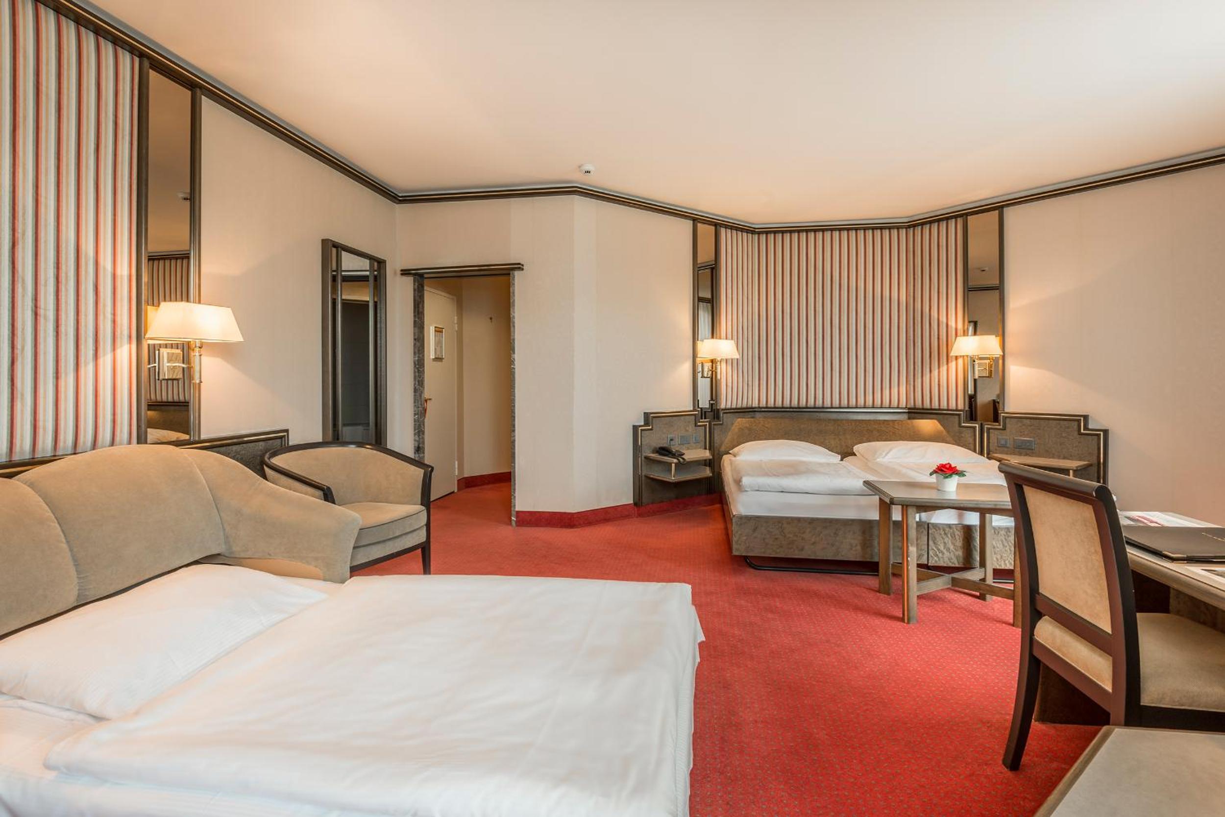 Quadruple Room - Photo 7
