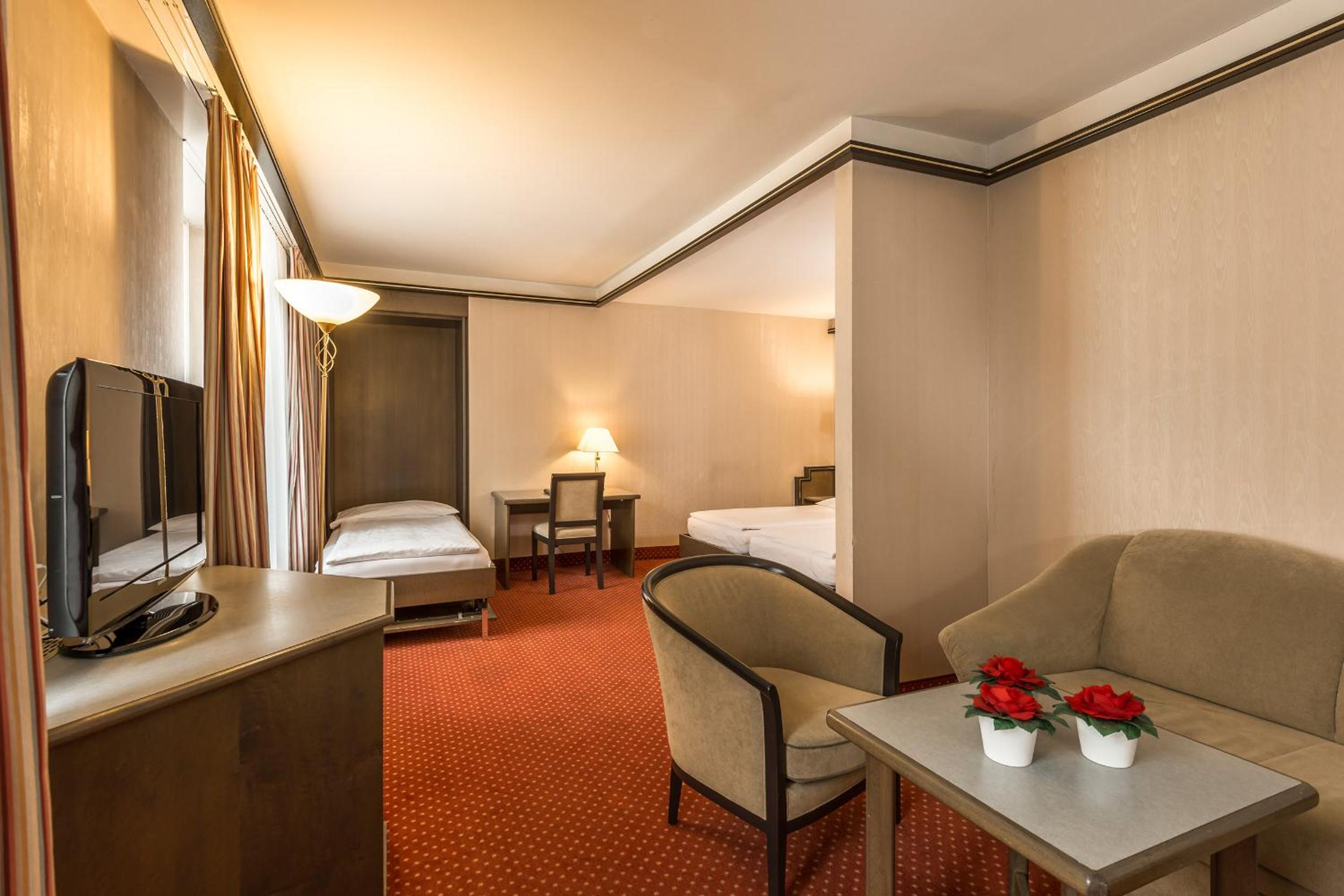 Quadruple Room - Photo 3