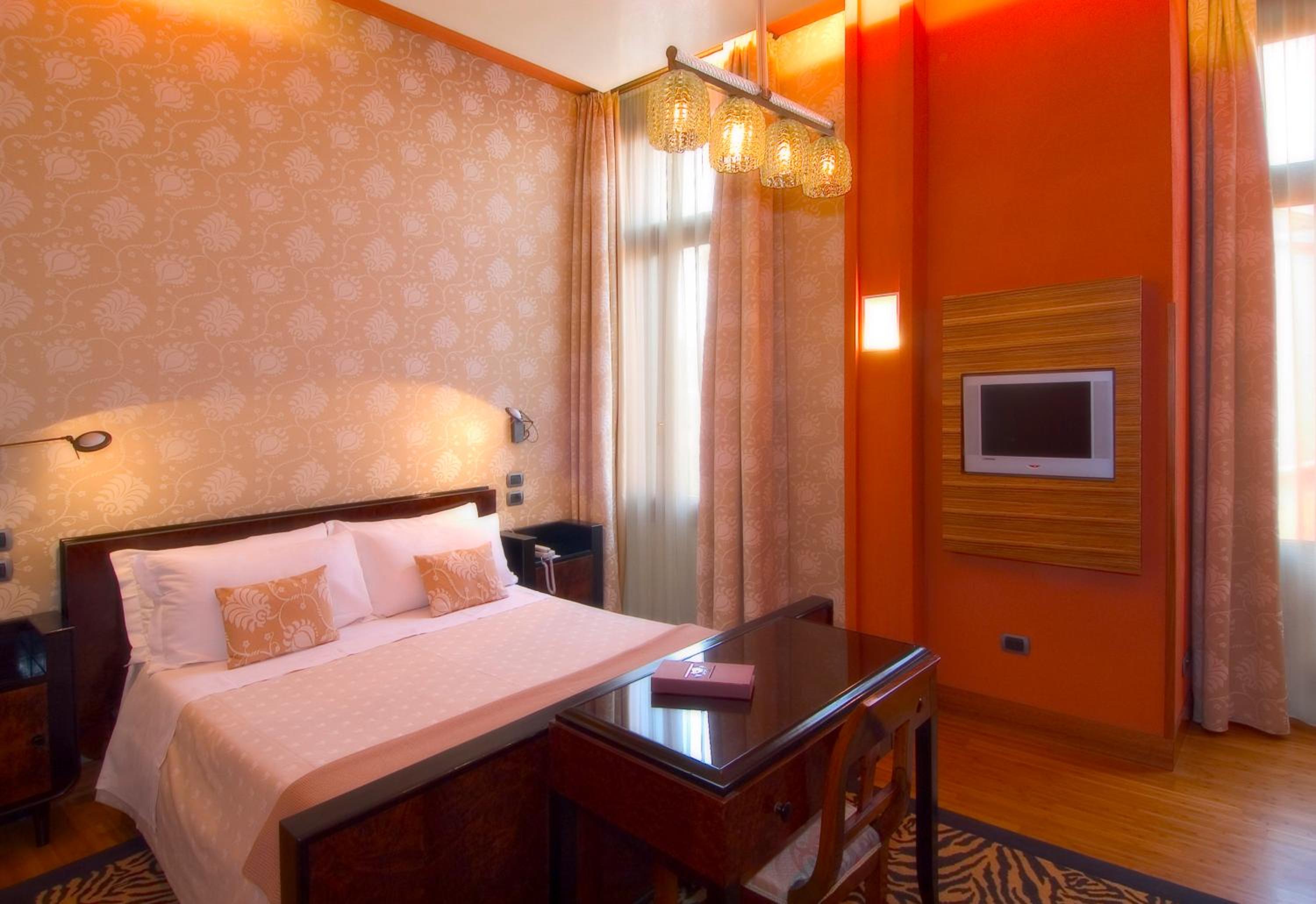 Superior Double or Twin Room - Photo 4