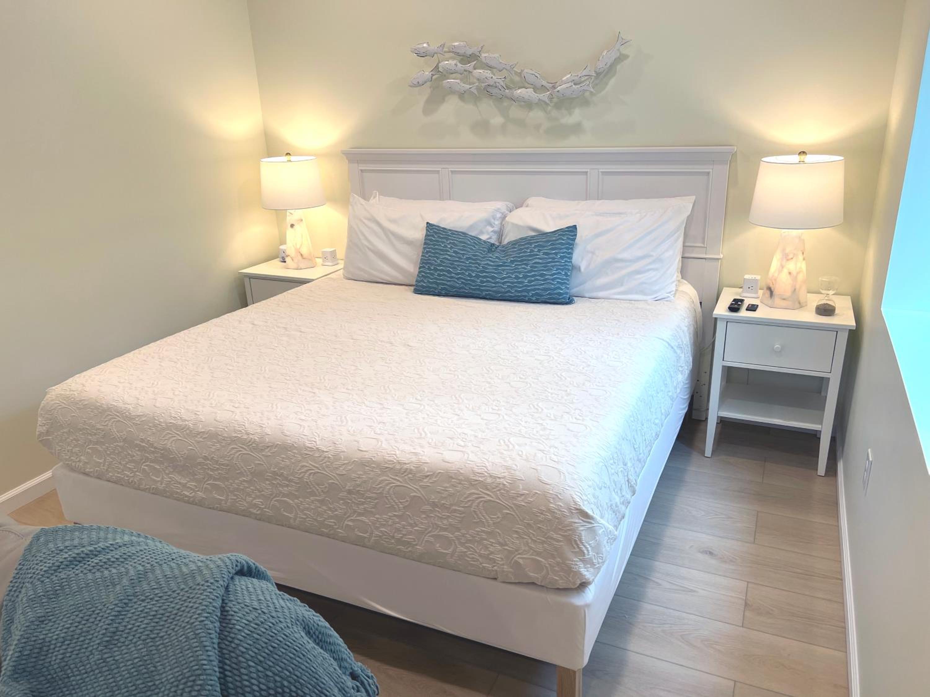 Deluxe King Room - Photo 2