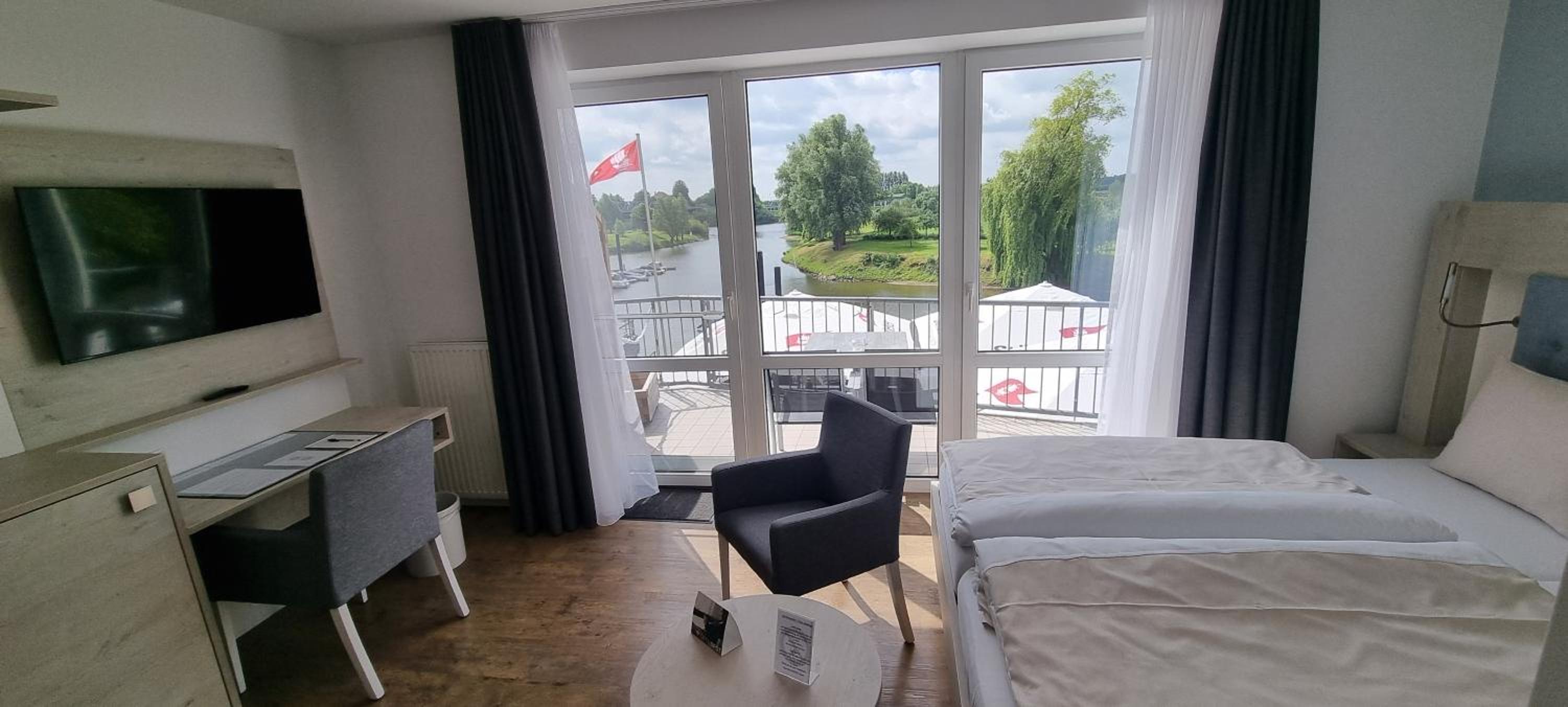 Deluxe Double Room photo 2