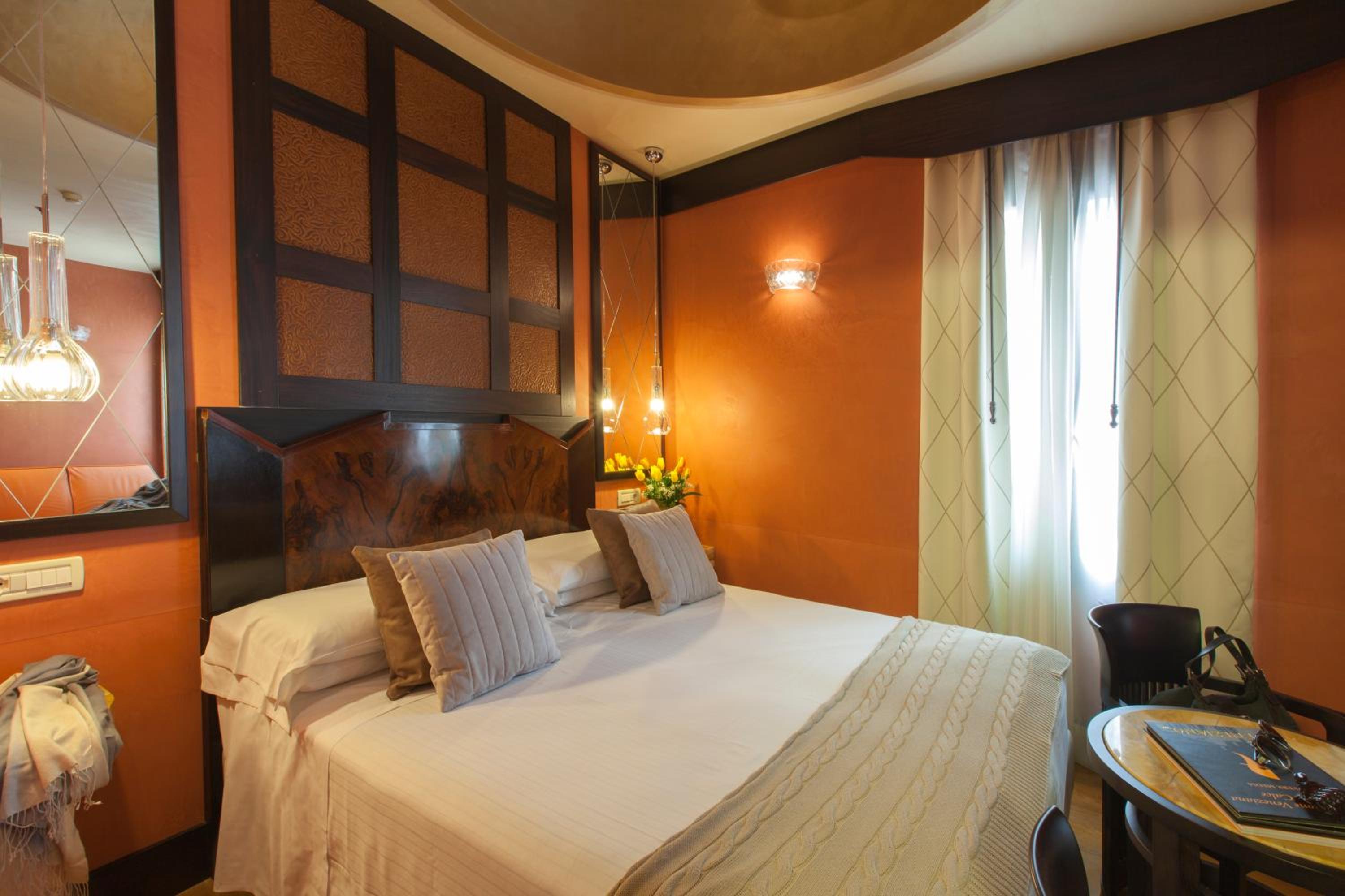 Superior Double or Twin Room - Photo 6
