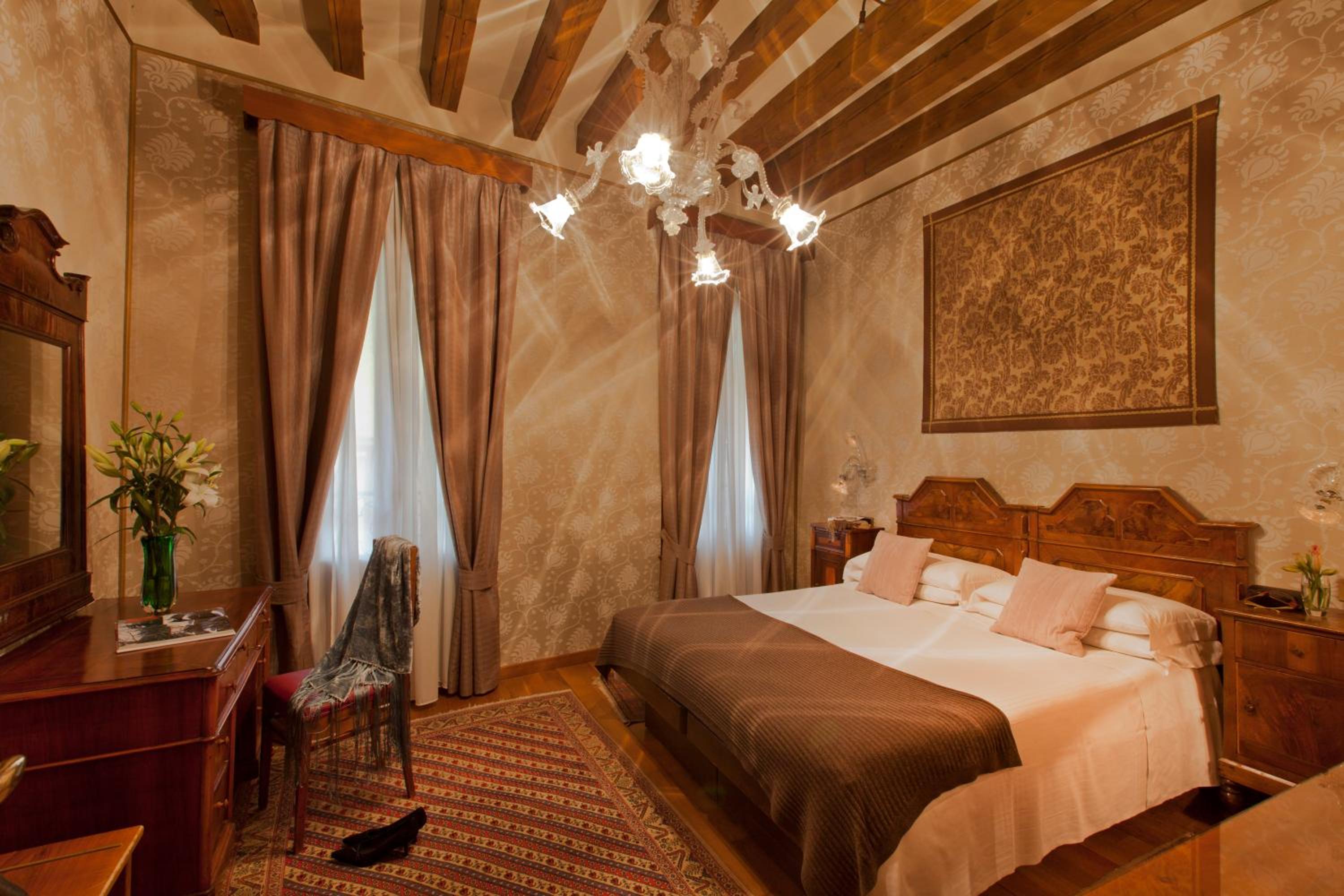 Superior Double or Twin Room - Photo 1