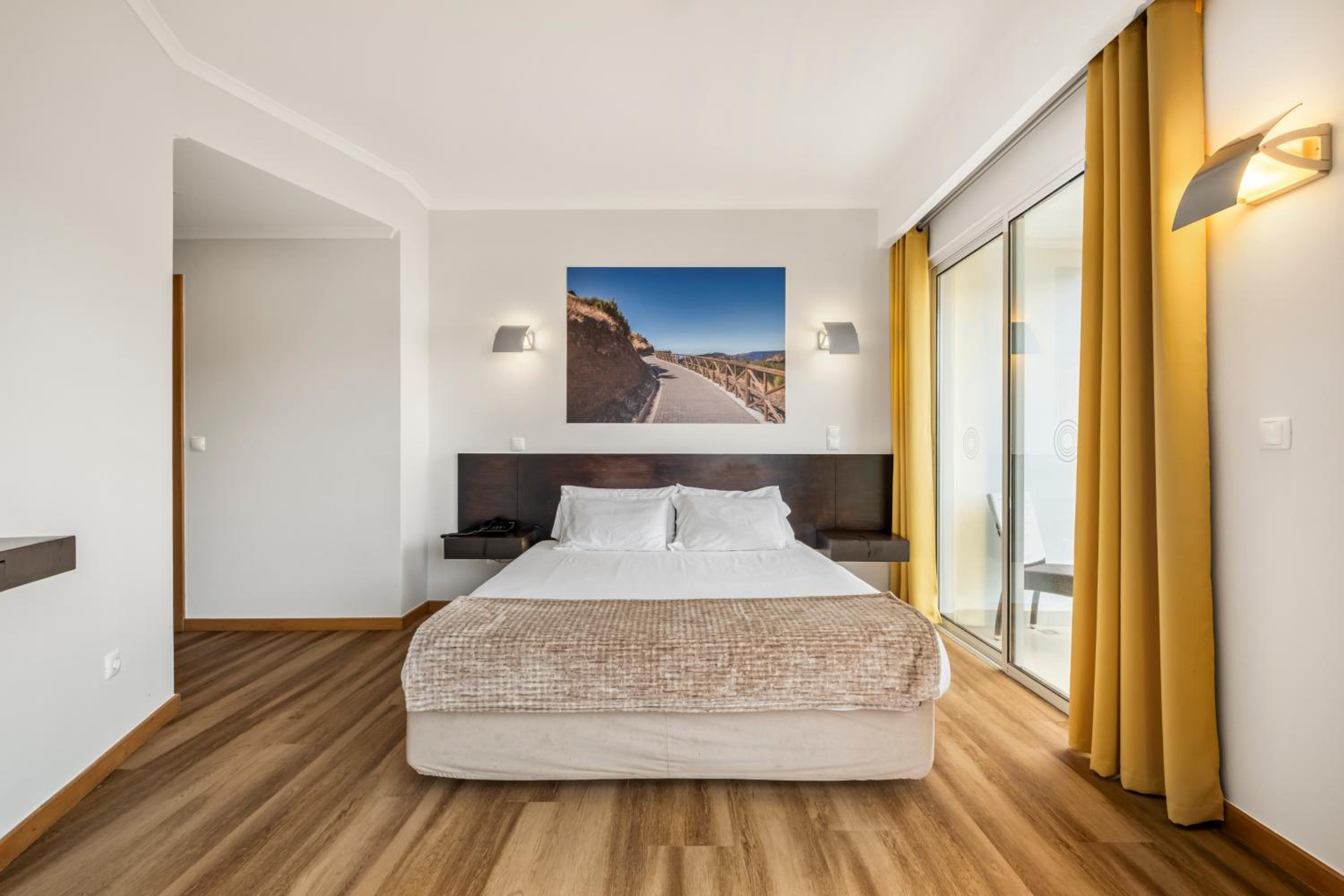 Double Room - Photo 7