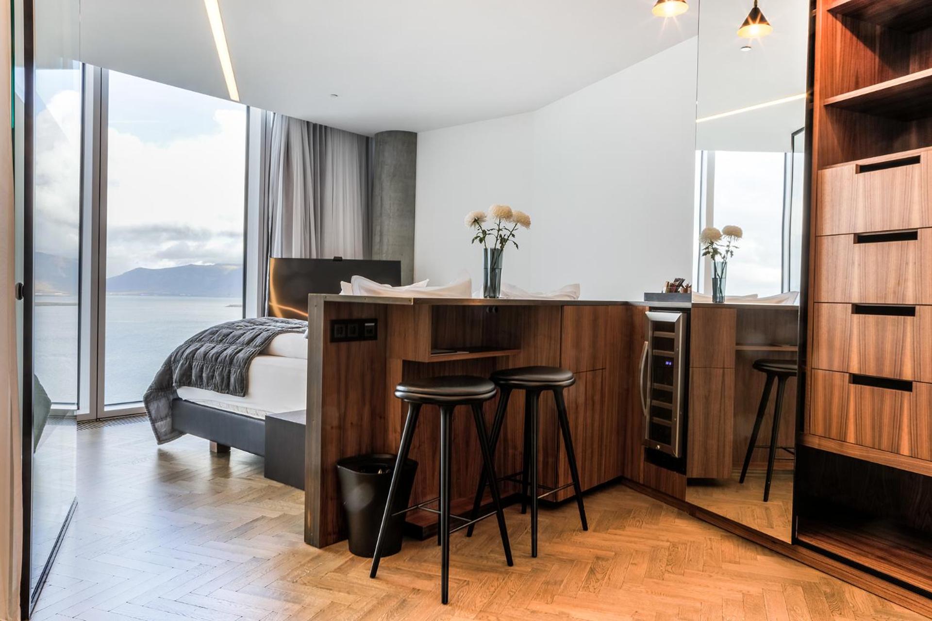 Panoramic Suite with Ocean View photo 3