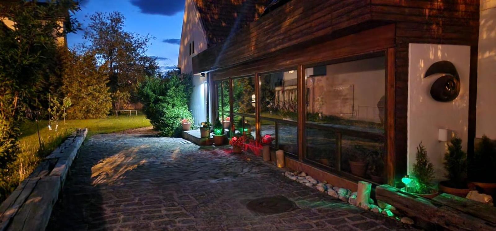 Villa photo 2