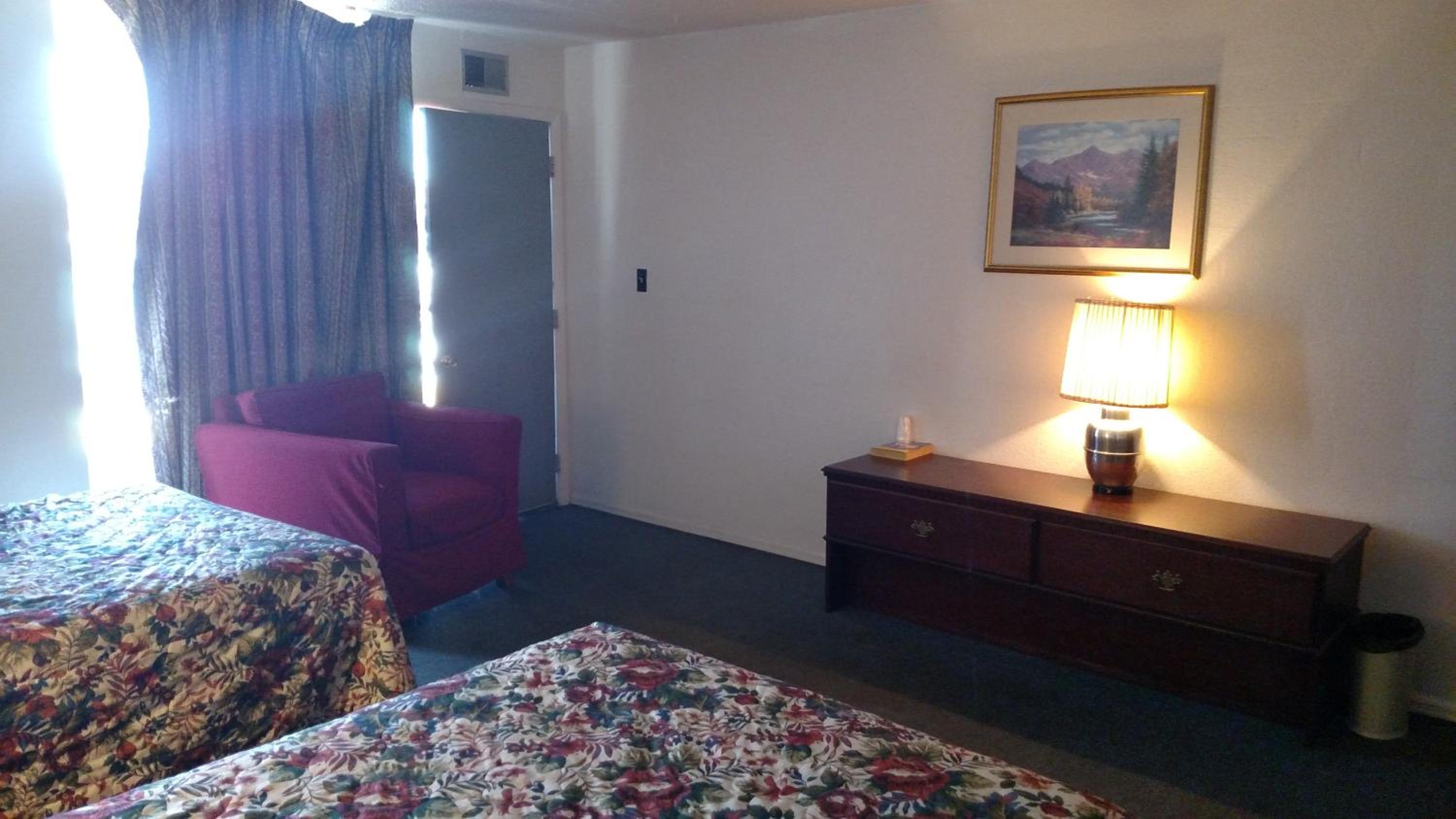 Double Room with Two Double Beds photo 3