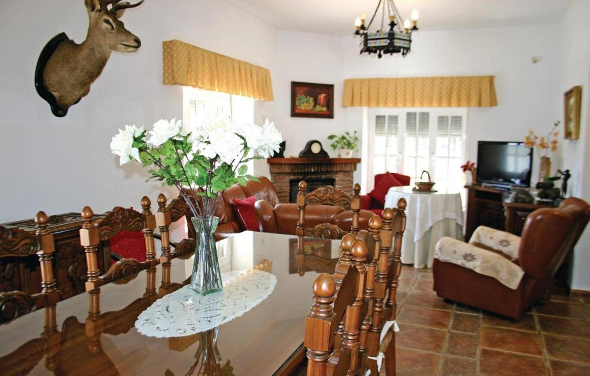 Four-Bedroom House photo 3