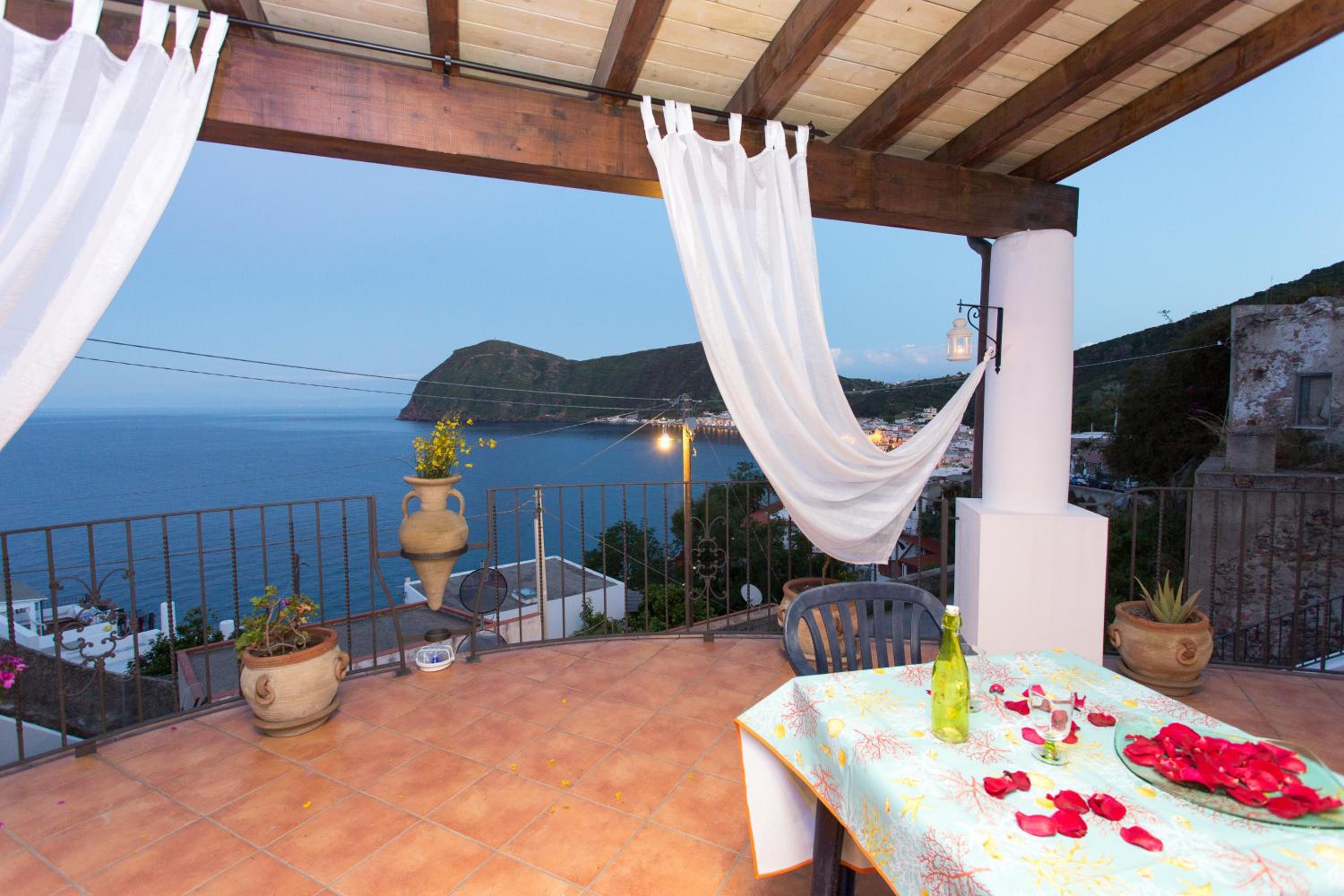 Studio with Sea View - Photo 3
