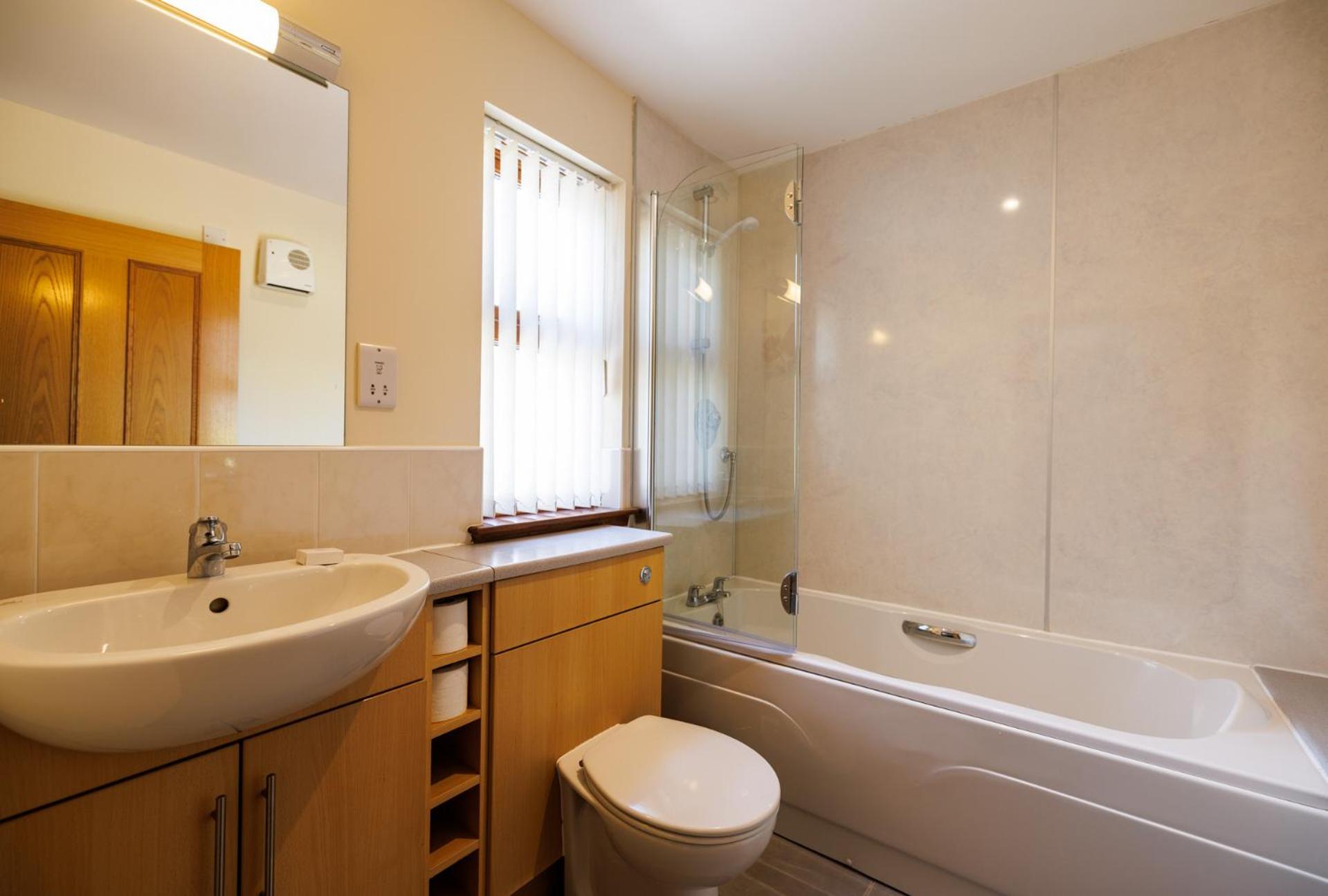 One bedroom Apartment, sleeps 4 (No Pets)