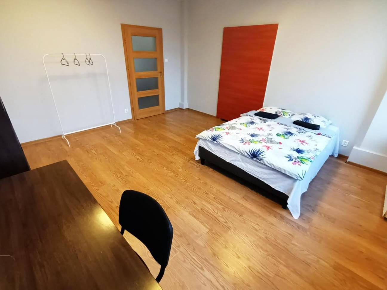 Large Double Room photo 1