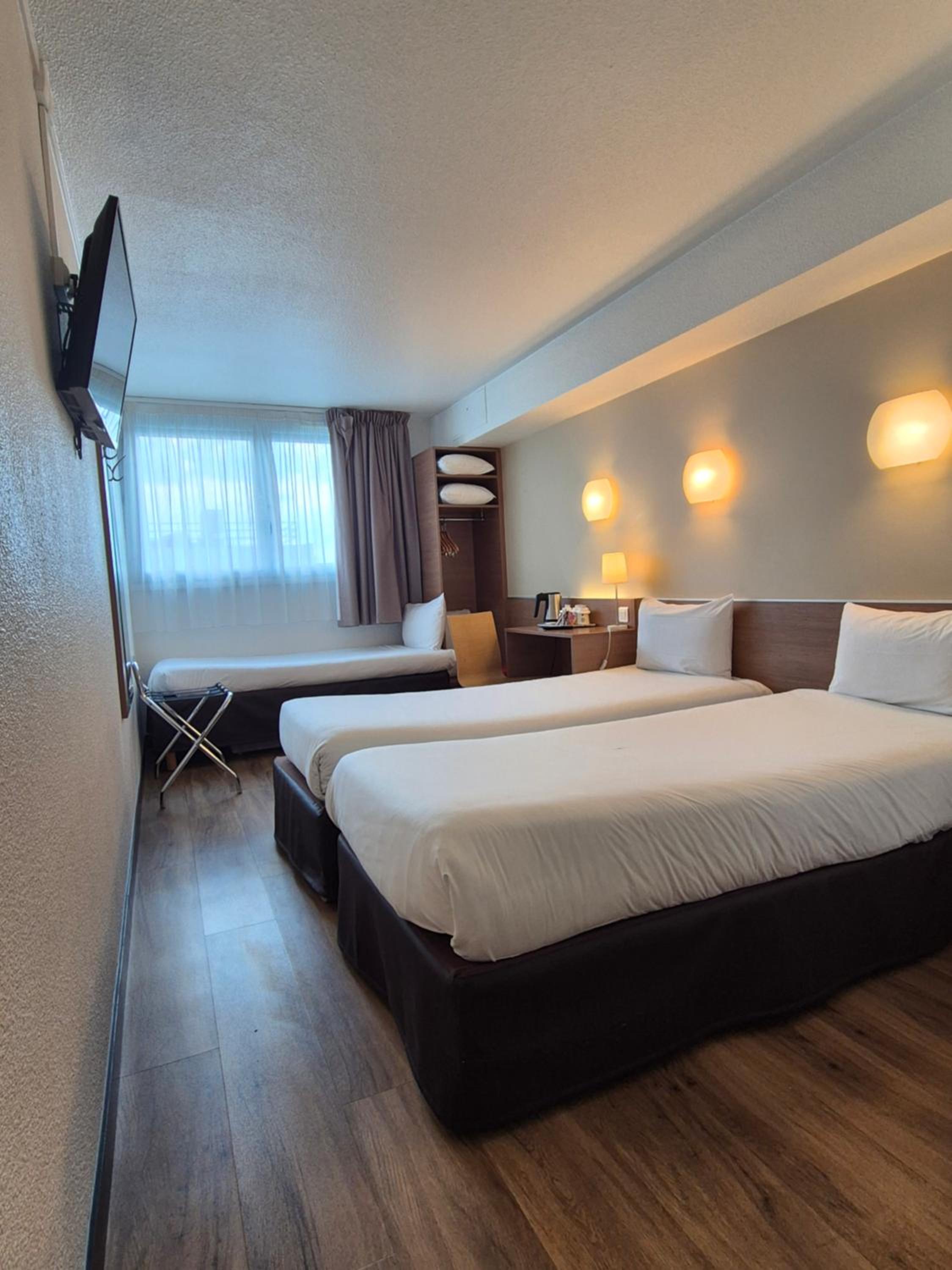 Standard Room - 3 Single Beds photo 1
