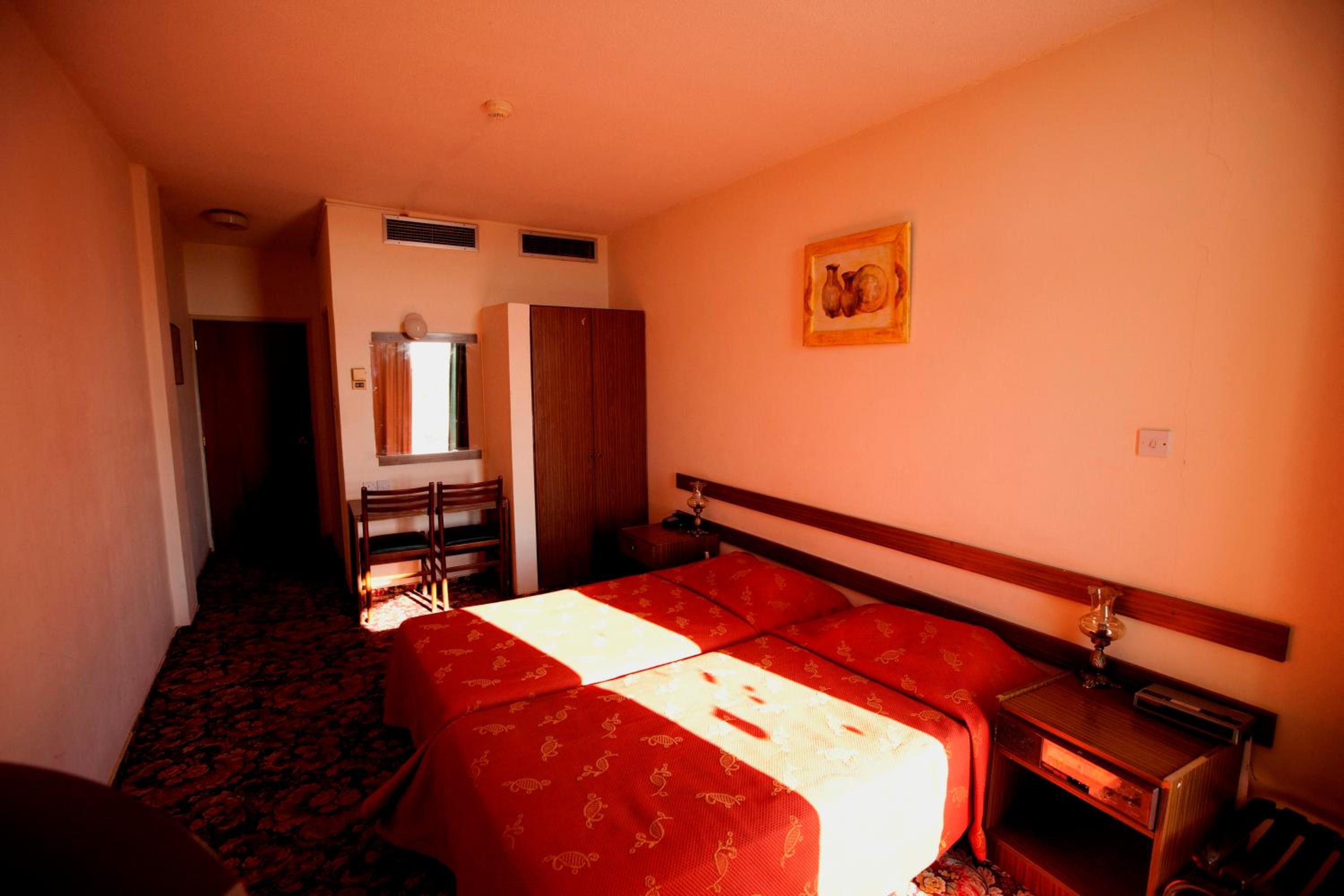 Budget Double or Twin Room - Photo 5