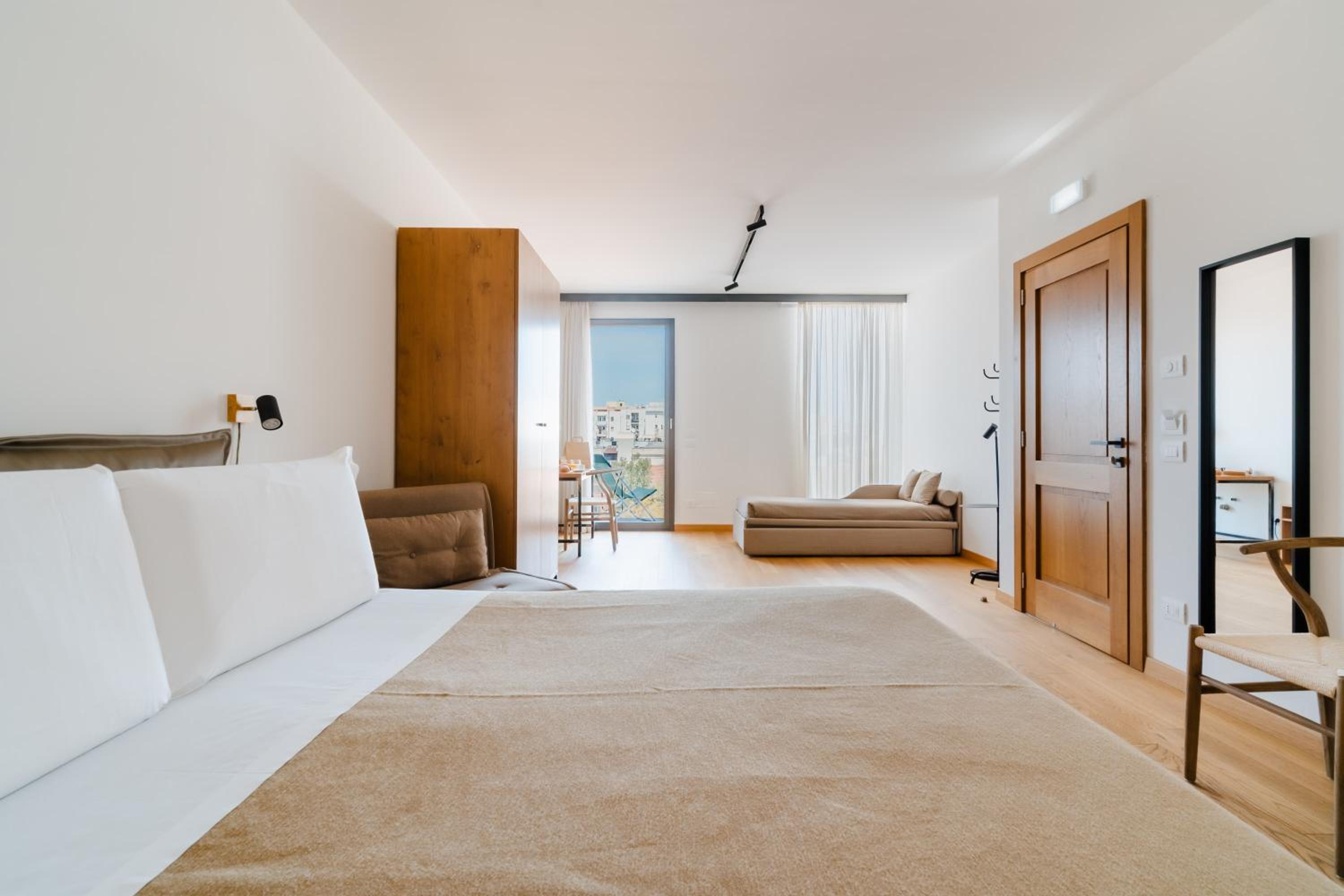Deluxe Suite with Spa Bath