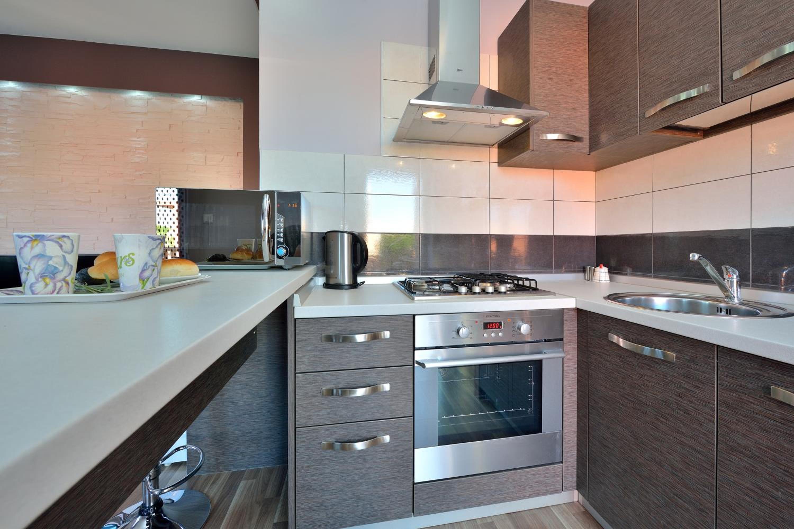 Deluxe One-Bedroom Apartment with Balcony  - Photo 6