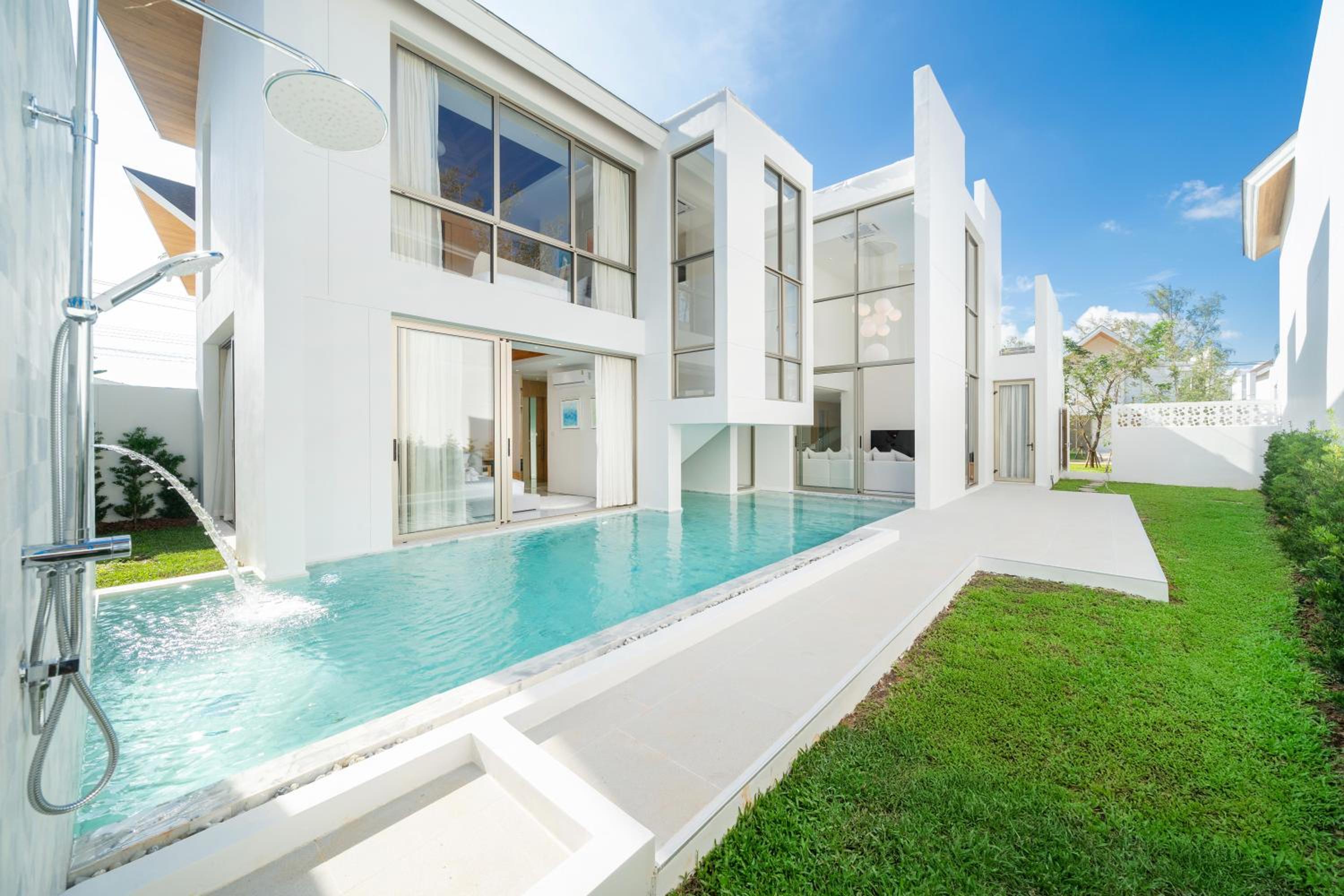 Villa photo 2