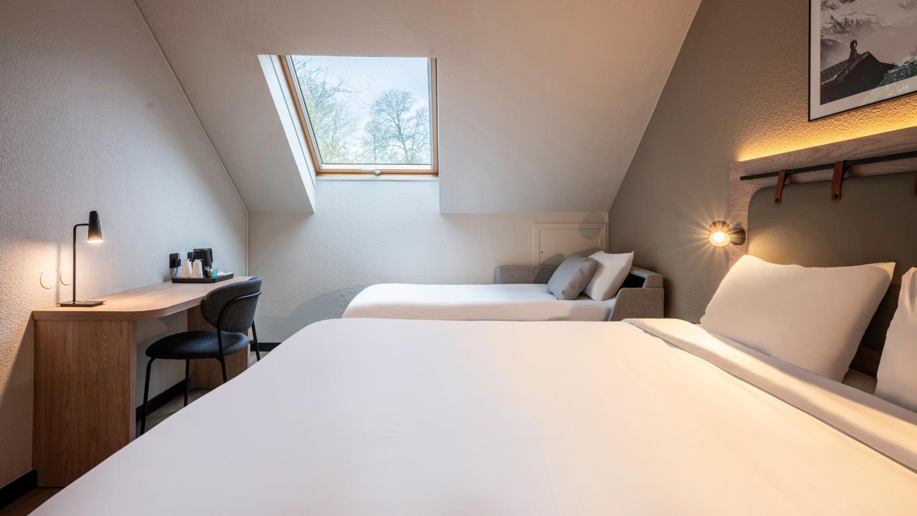 Standard Room - 1 King Bed 1 Sofa Bed - Photo 1