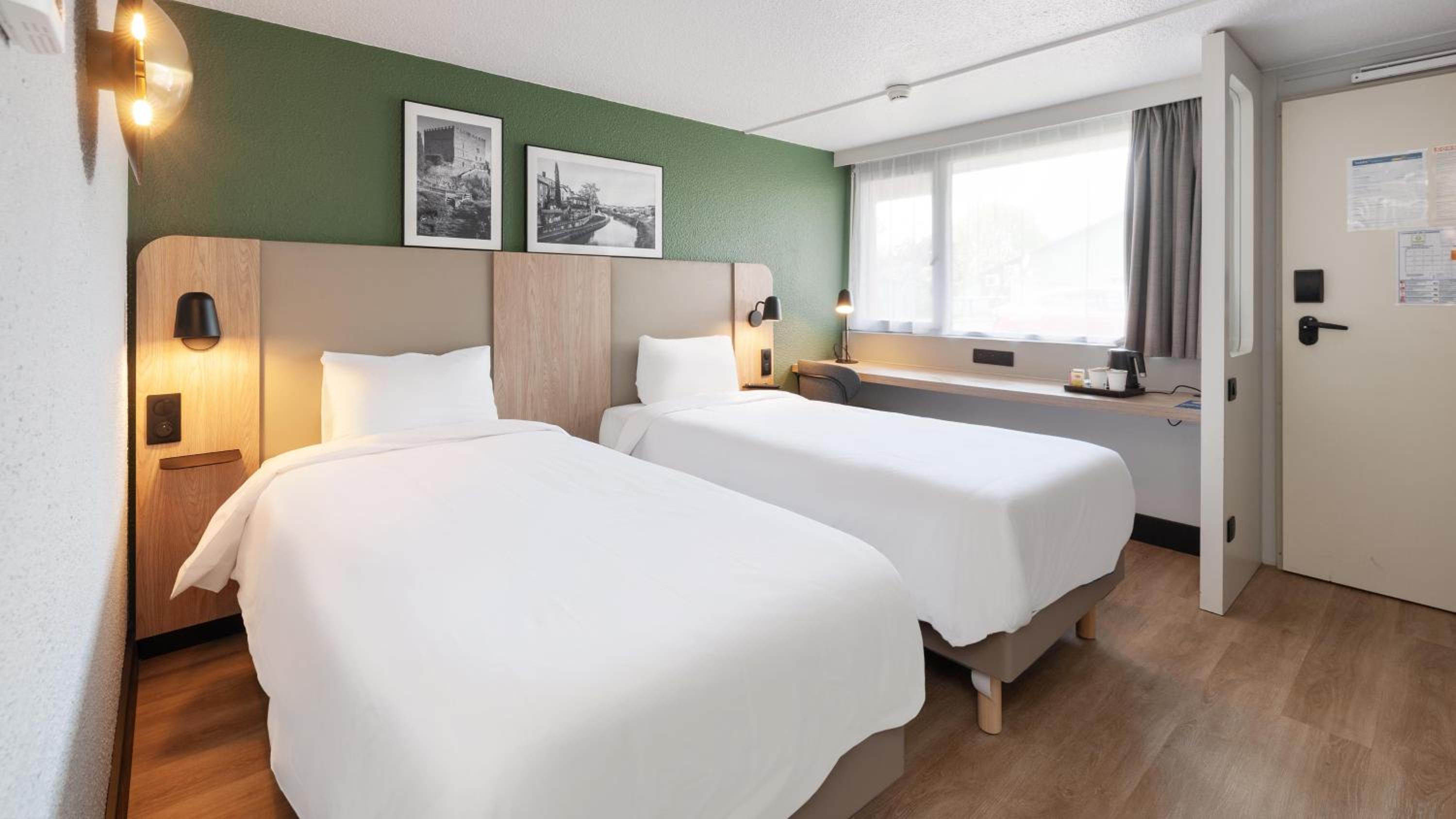 Standard Room - 2 Single Beds - Photo 6