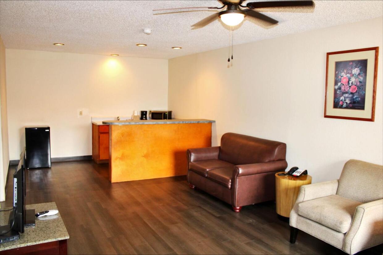 Two-Bedroom Suite photo 2