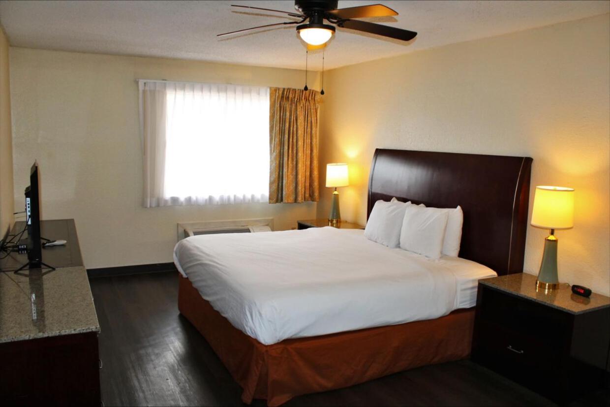 Two-Bedroom Suite photo 3