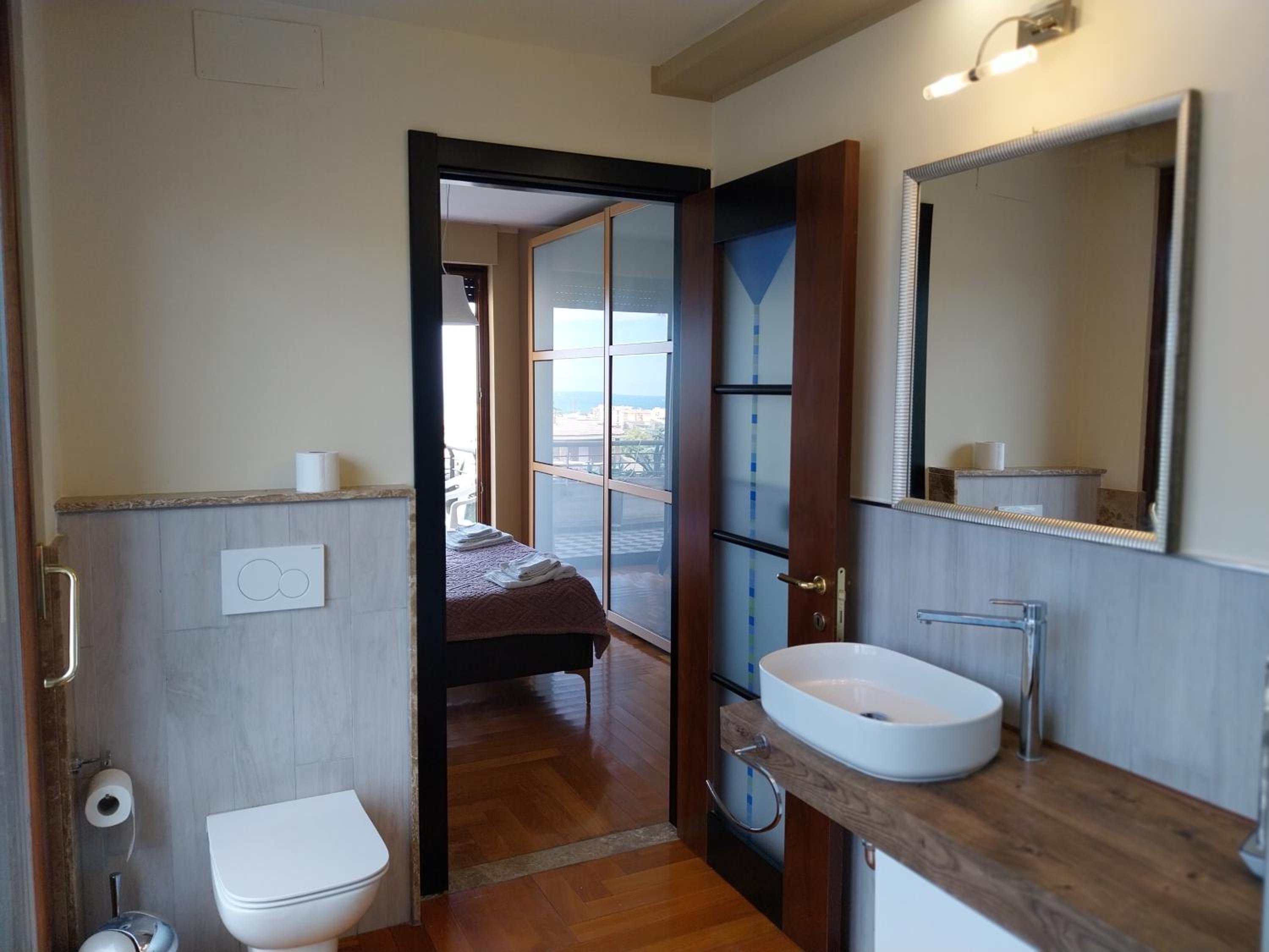 Double Room with Balcony and Sea View photo 2