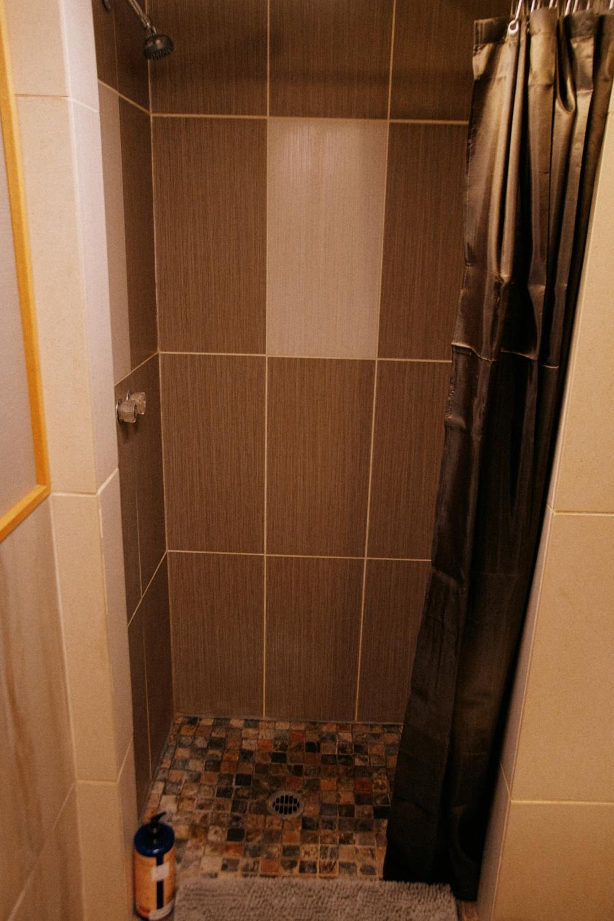Double Room with Shared Bathroom photo 2