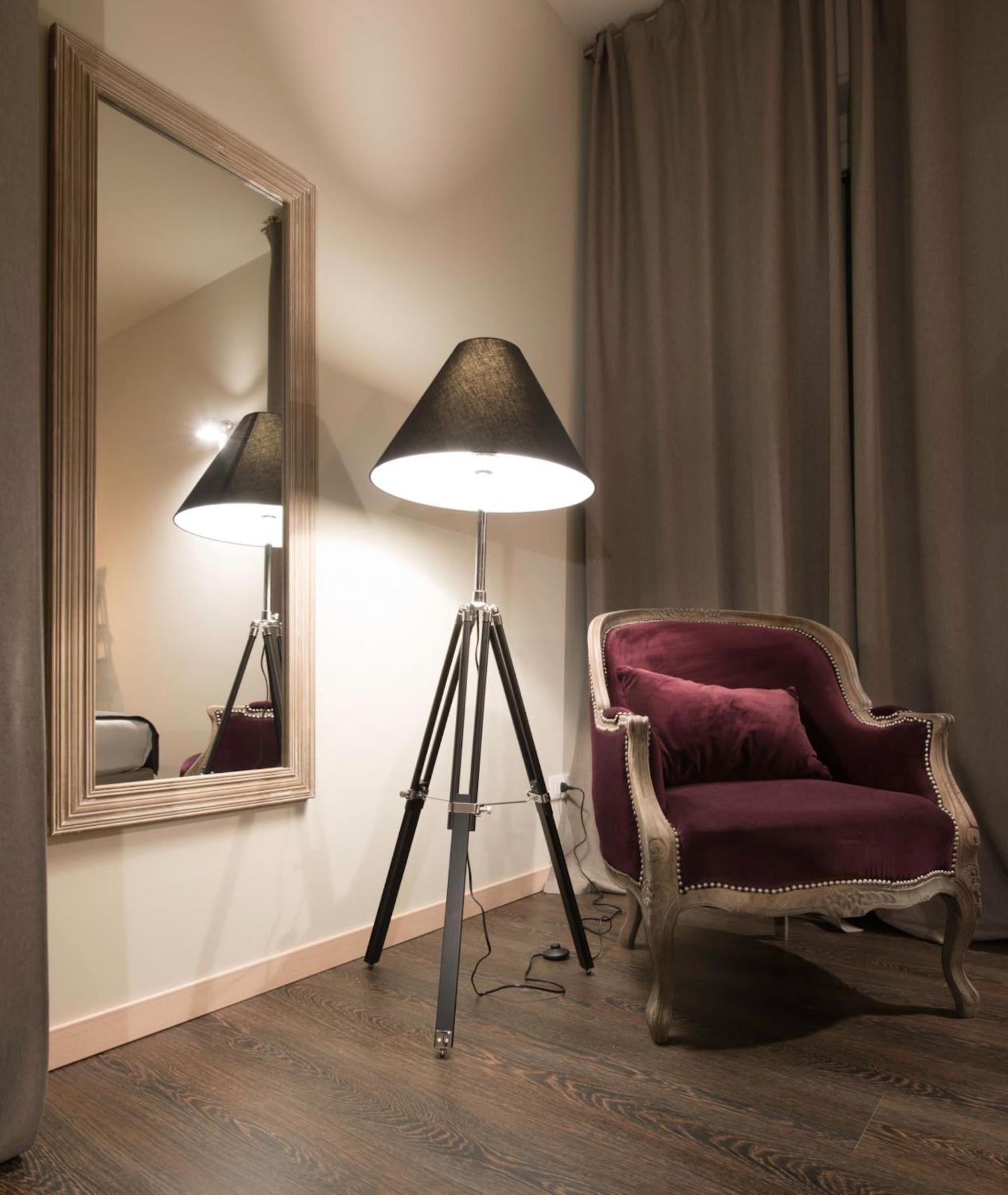Deluxe King Room - Photo 1