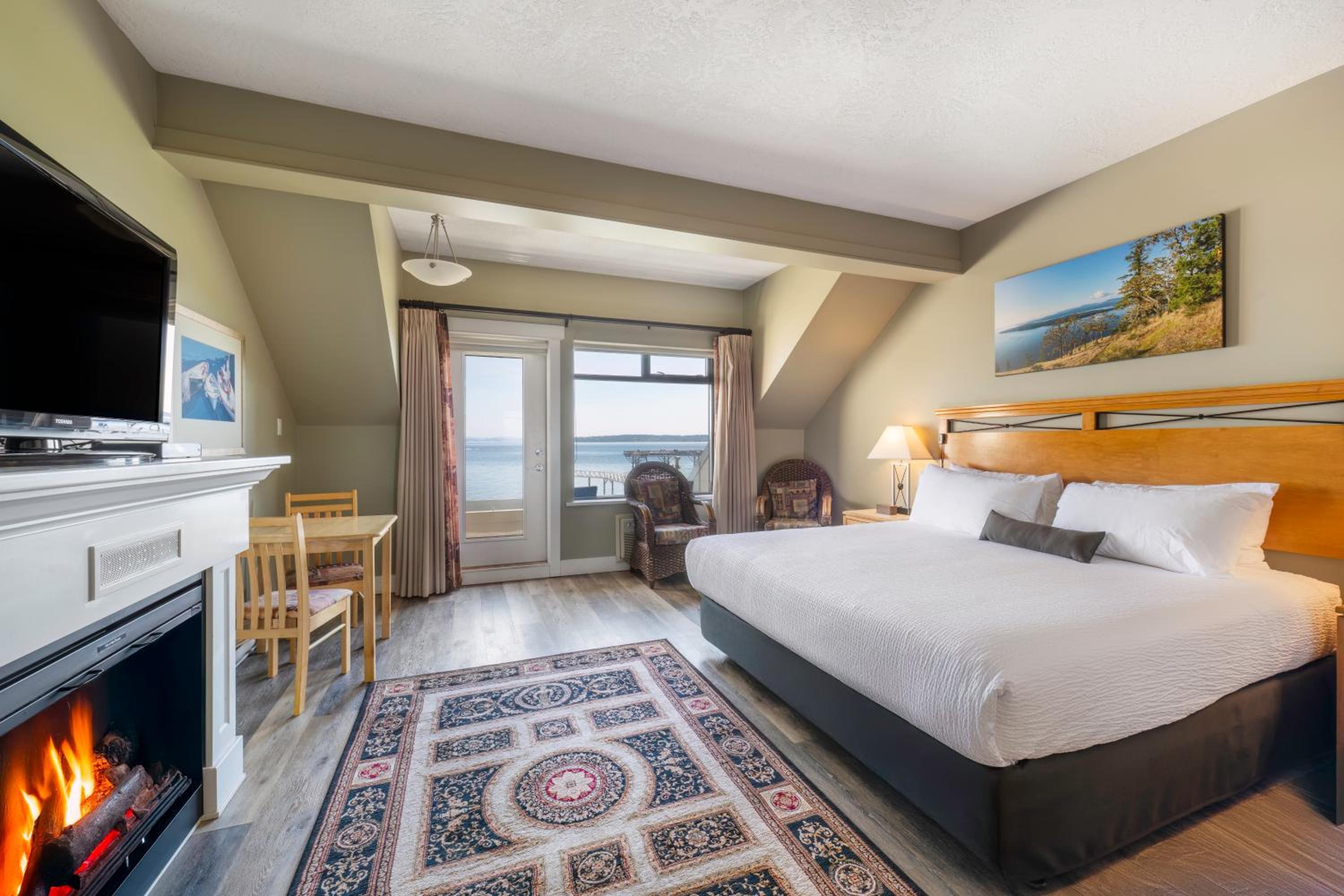 Deluxe King Room