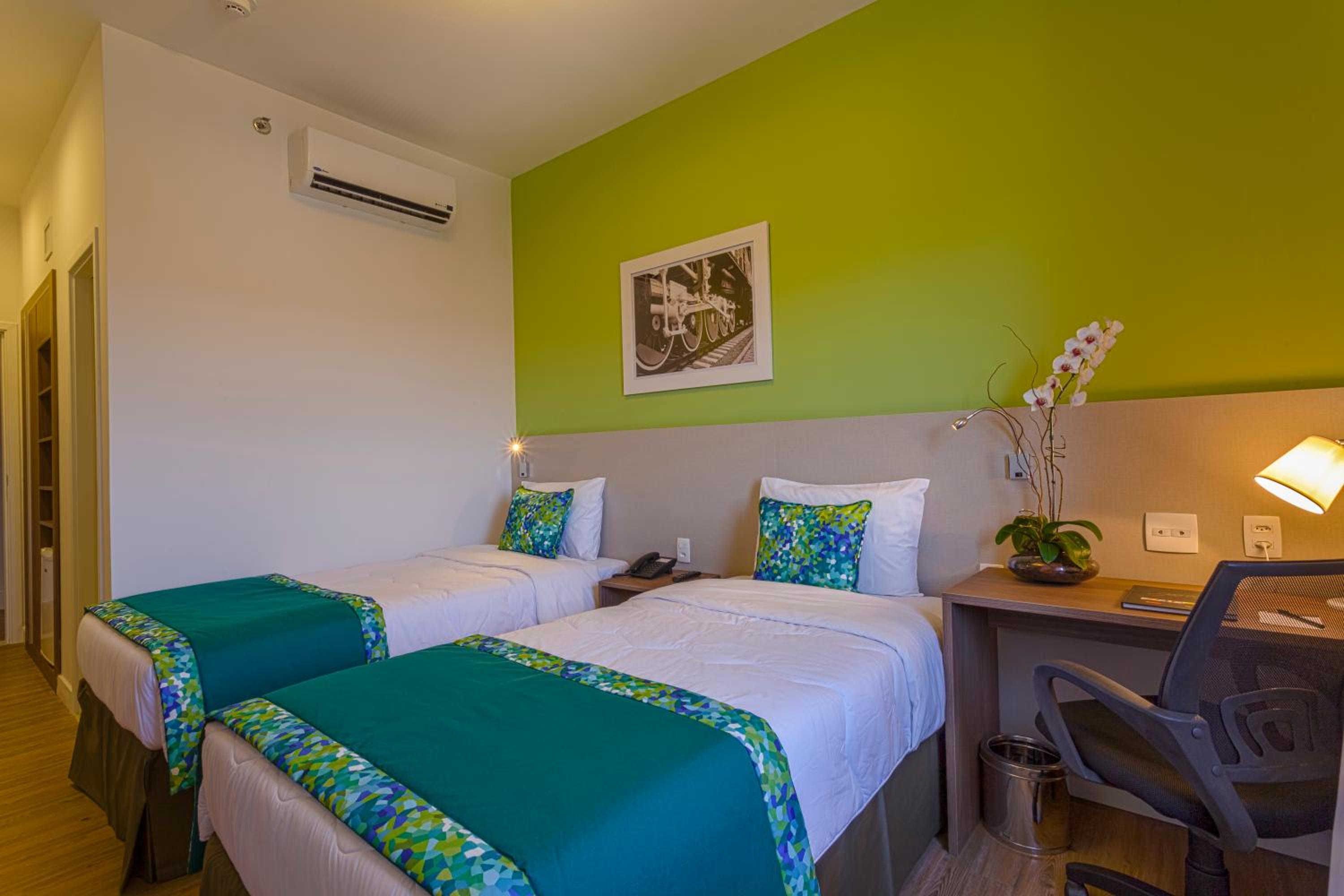 Deluxe Twin Room photo 1