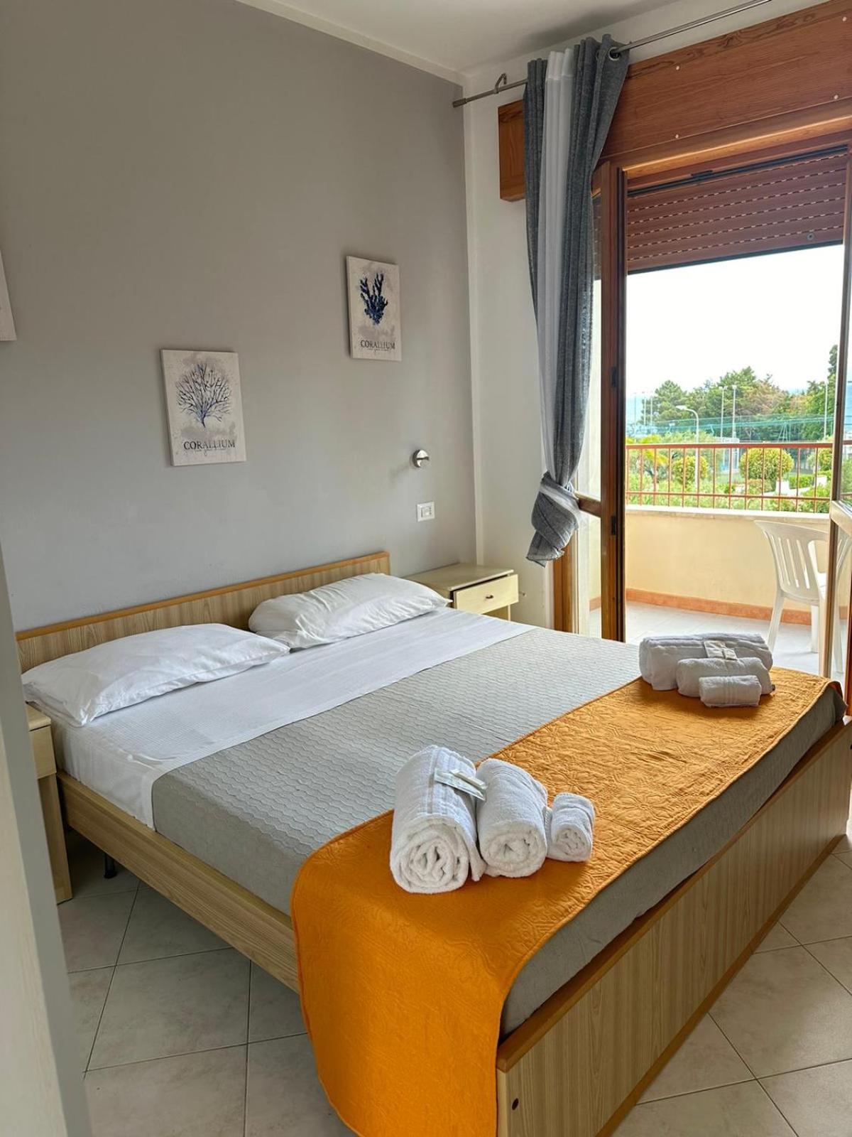 Standard Triple Room with Sea View