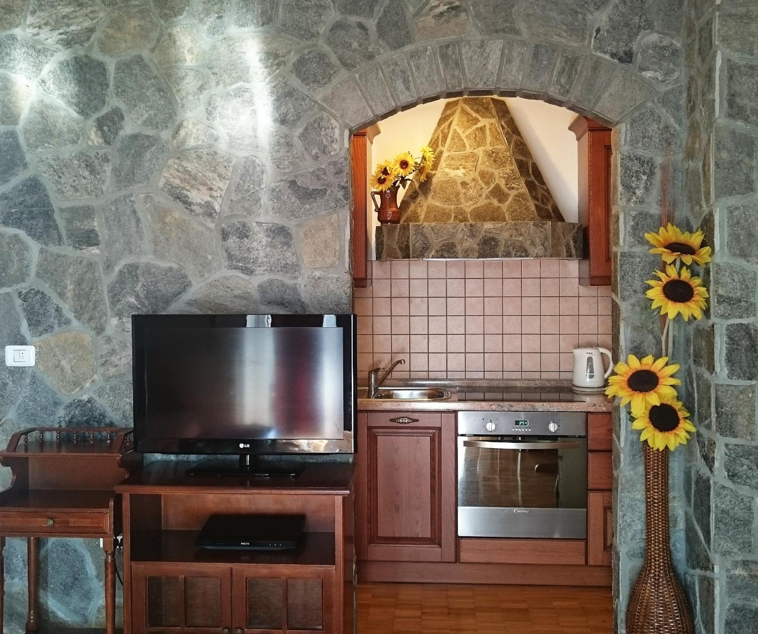 One-Bedroom Apartment with Sea View photo 3