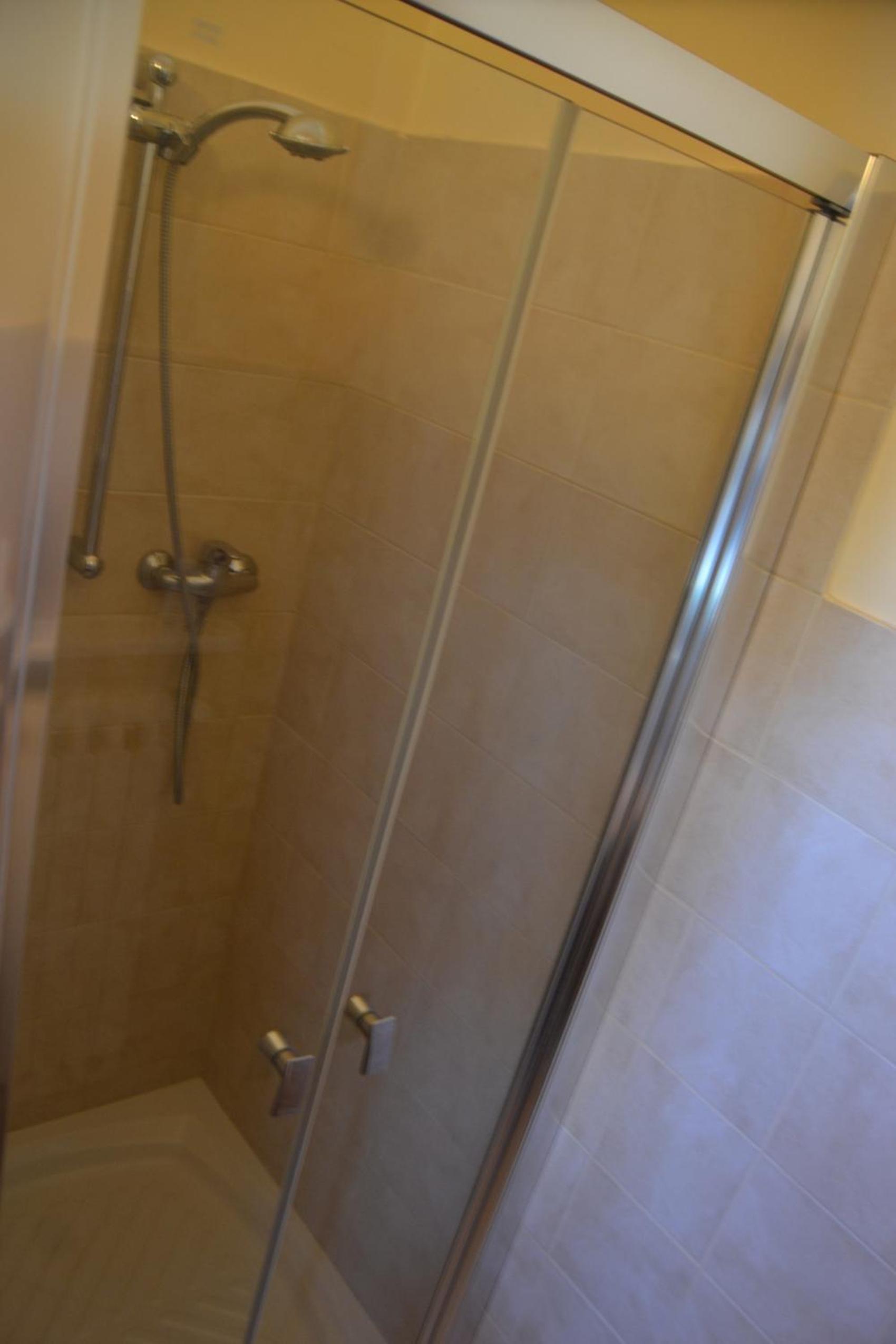 Classic Double Room with Balcony - Photo 6