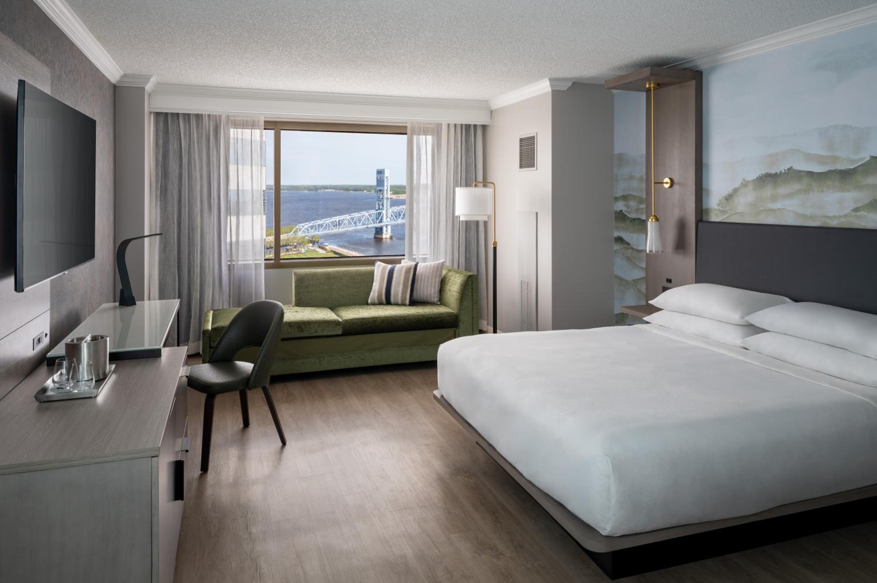 King Room with River View - Photo 2