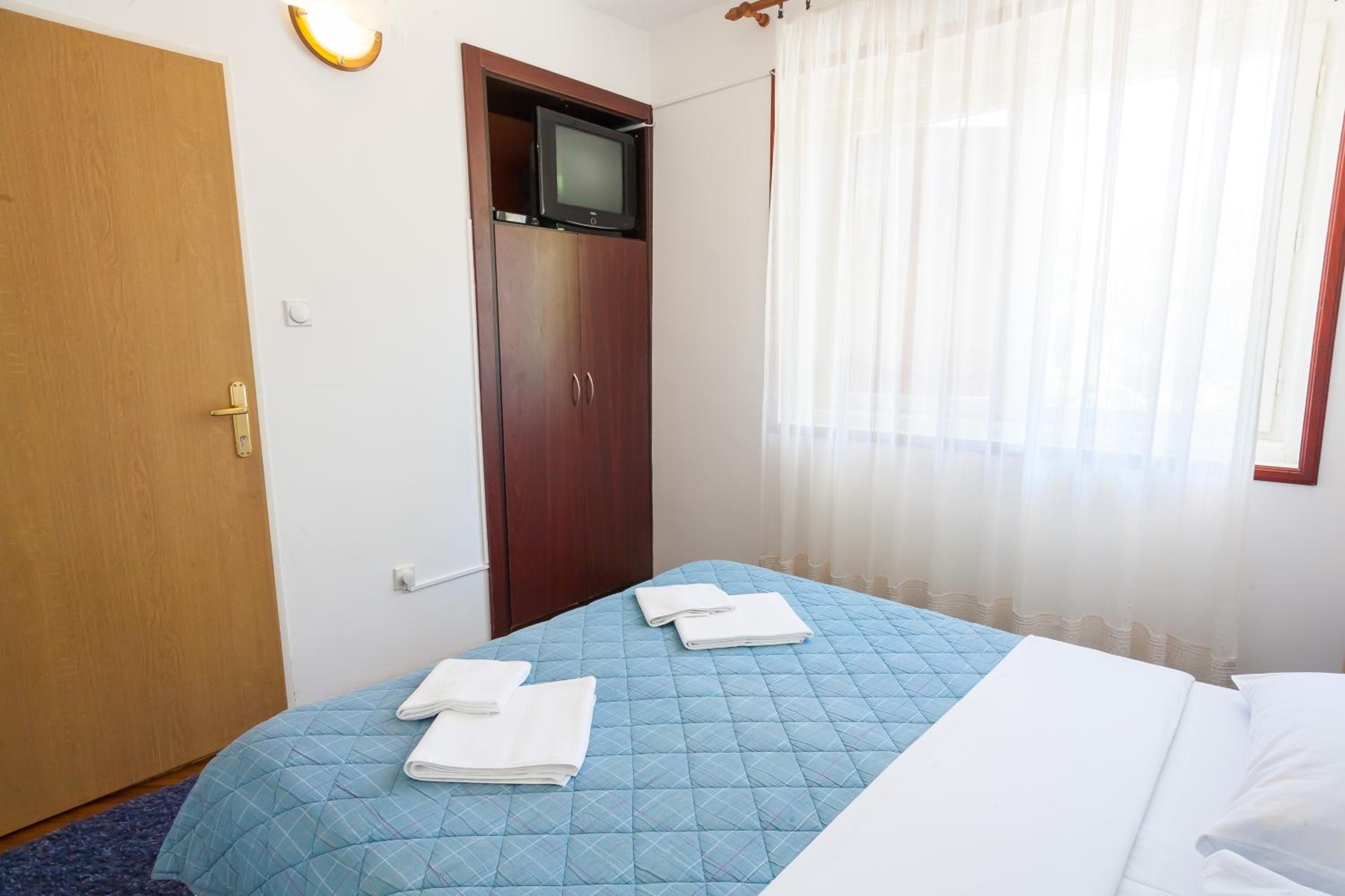 Economy Double Room photo 3