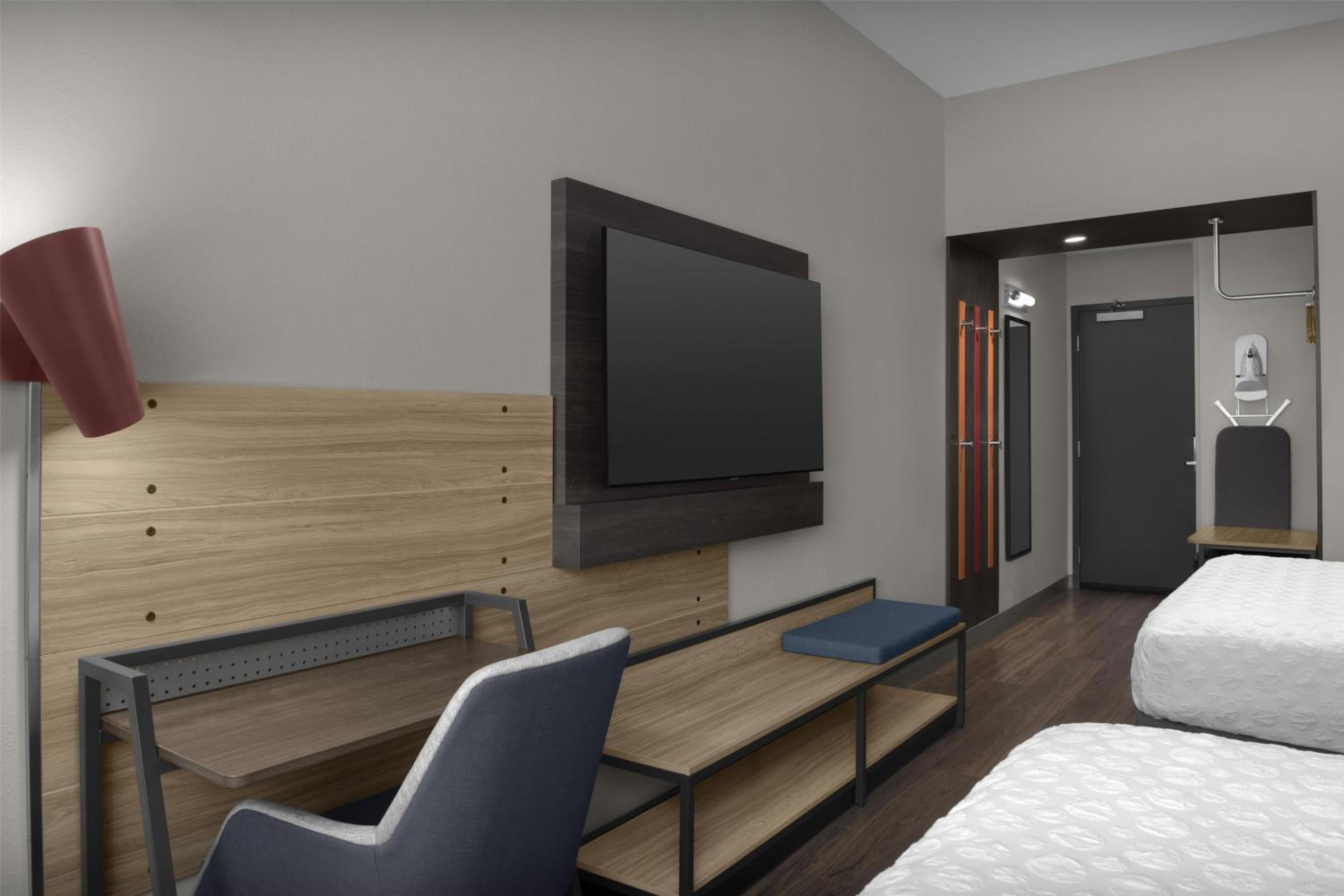 Queen Room with Two Queen Beds and Walk-In Shower - Photo 5