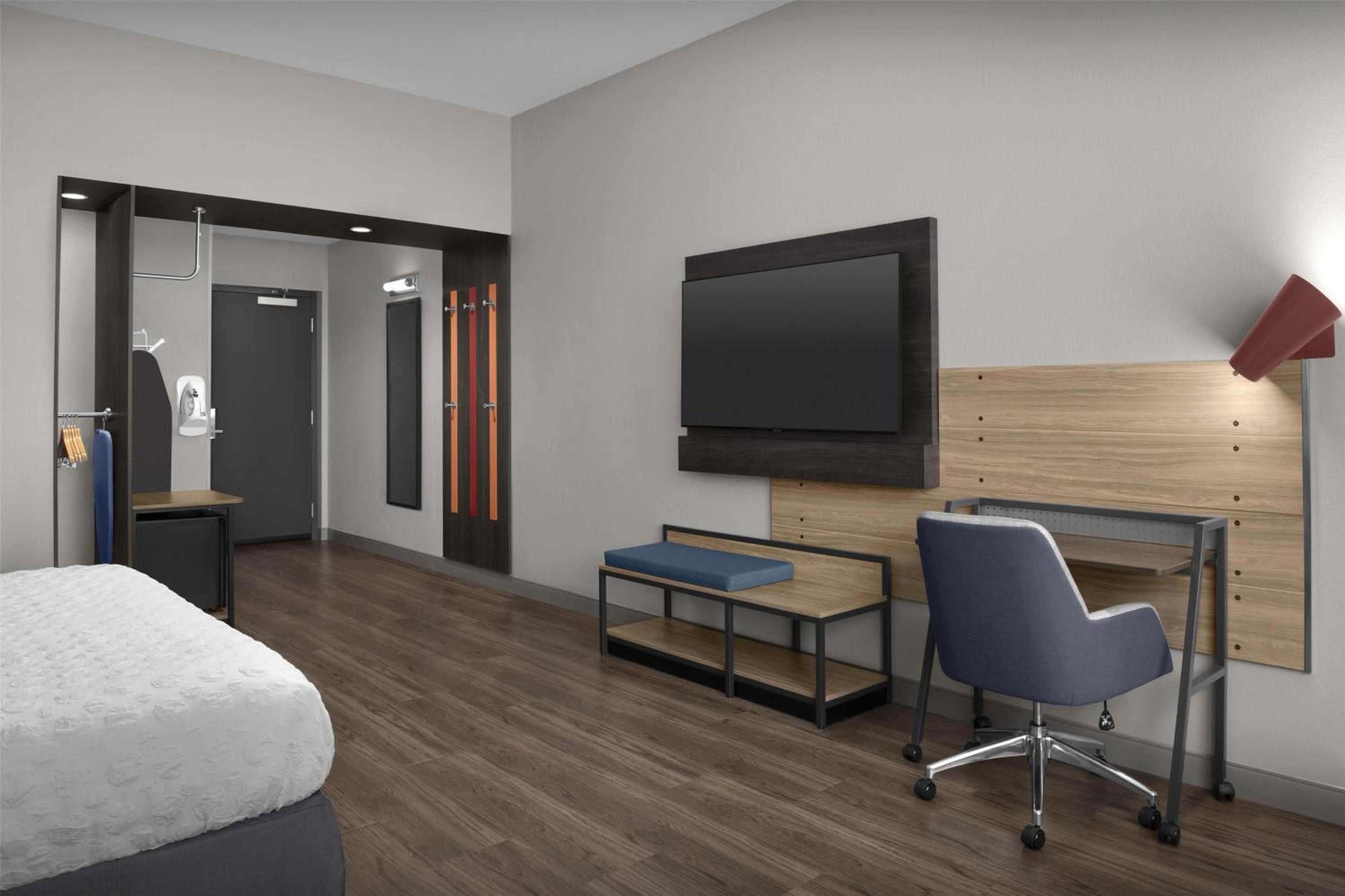 King Room with Bath Tub - Mobility Access - Photo 4