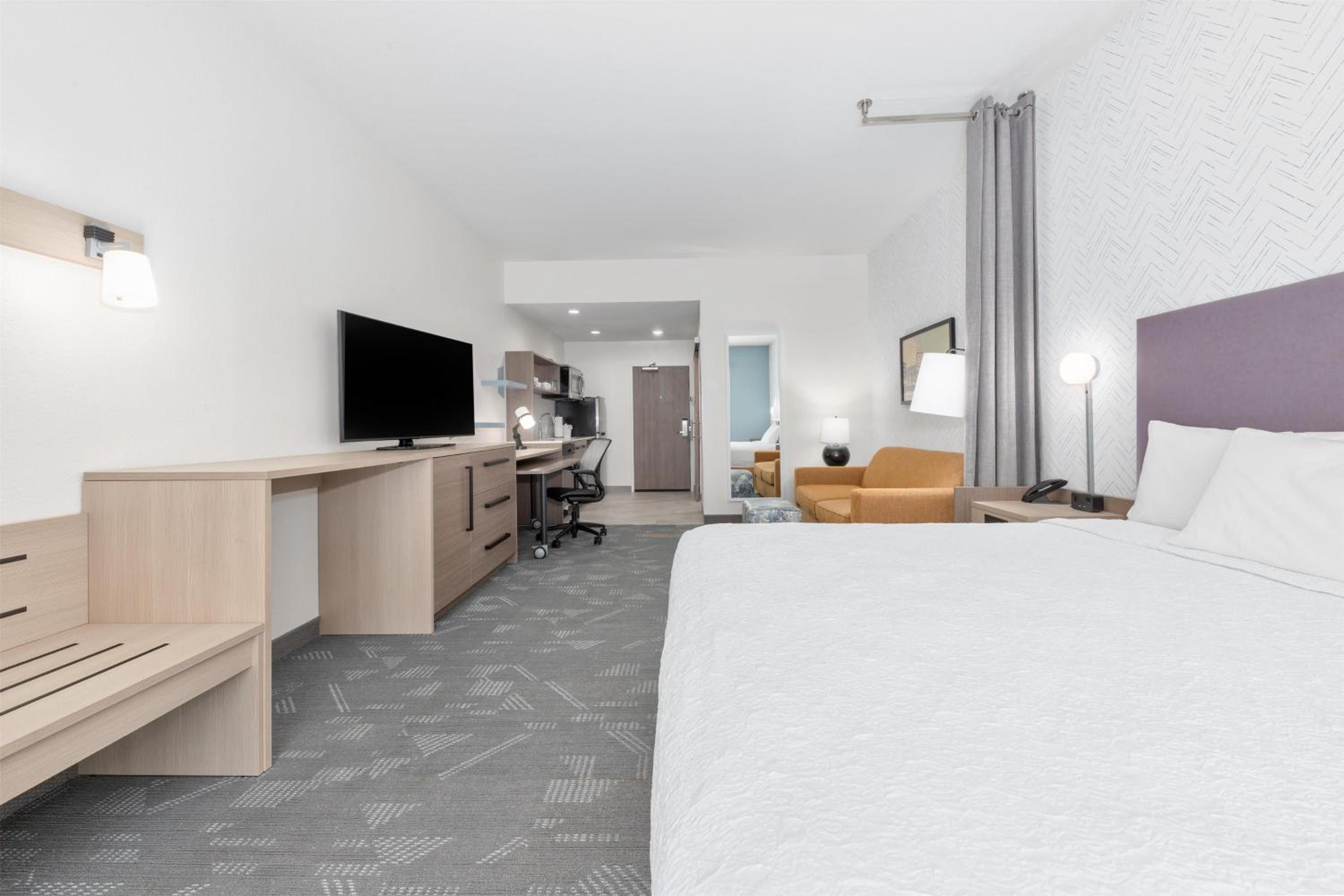 King Studio Suite - Photo 2