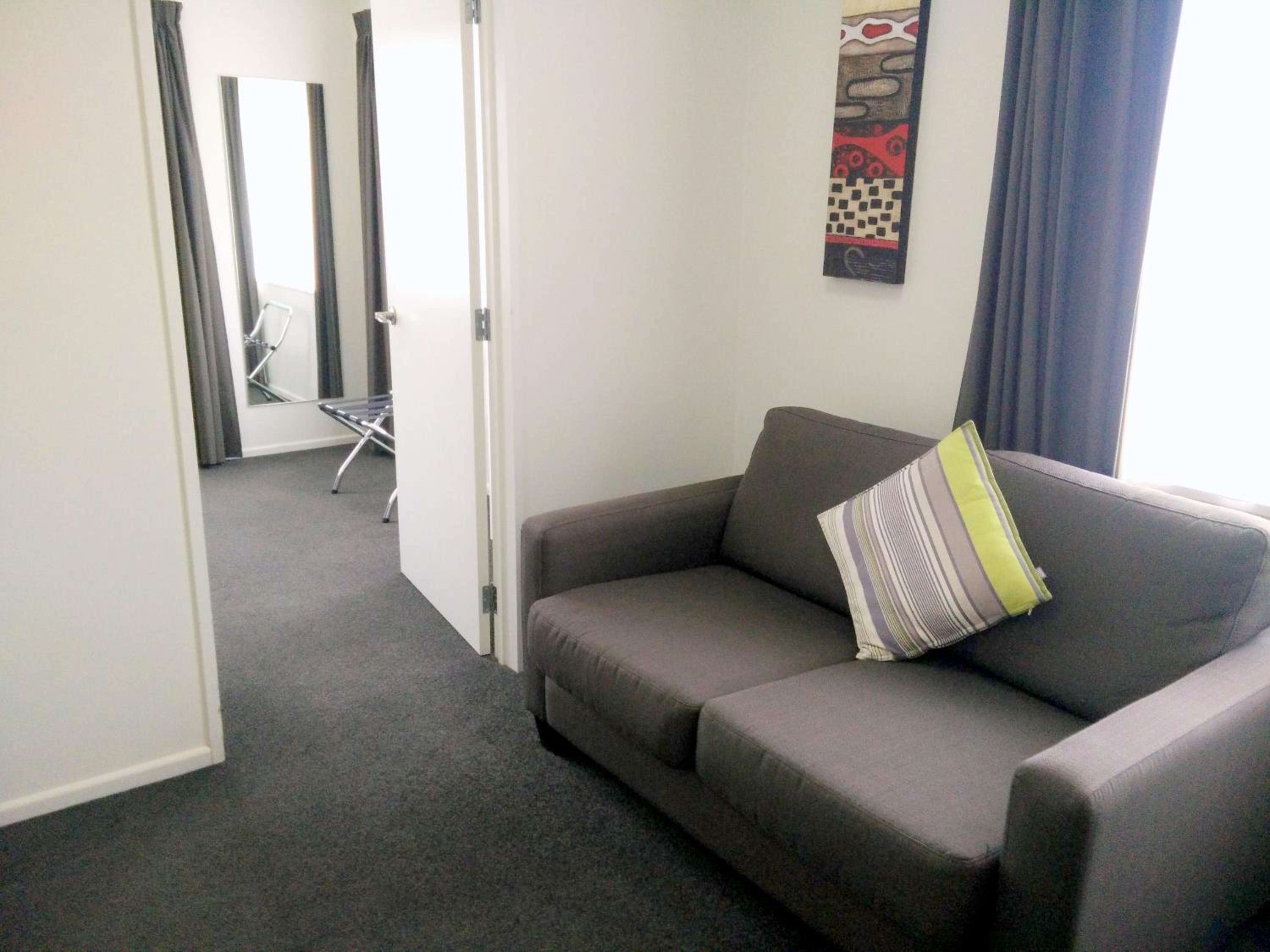 One-Bedroom Apartment photo 2