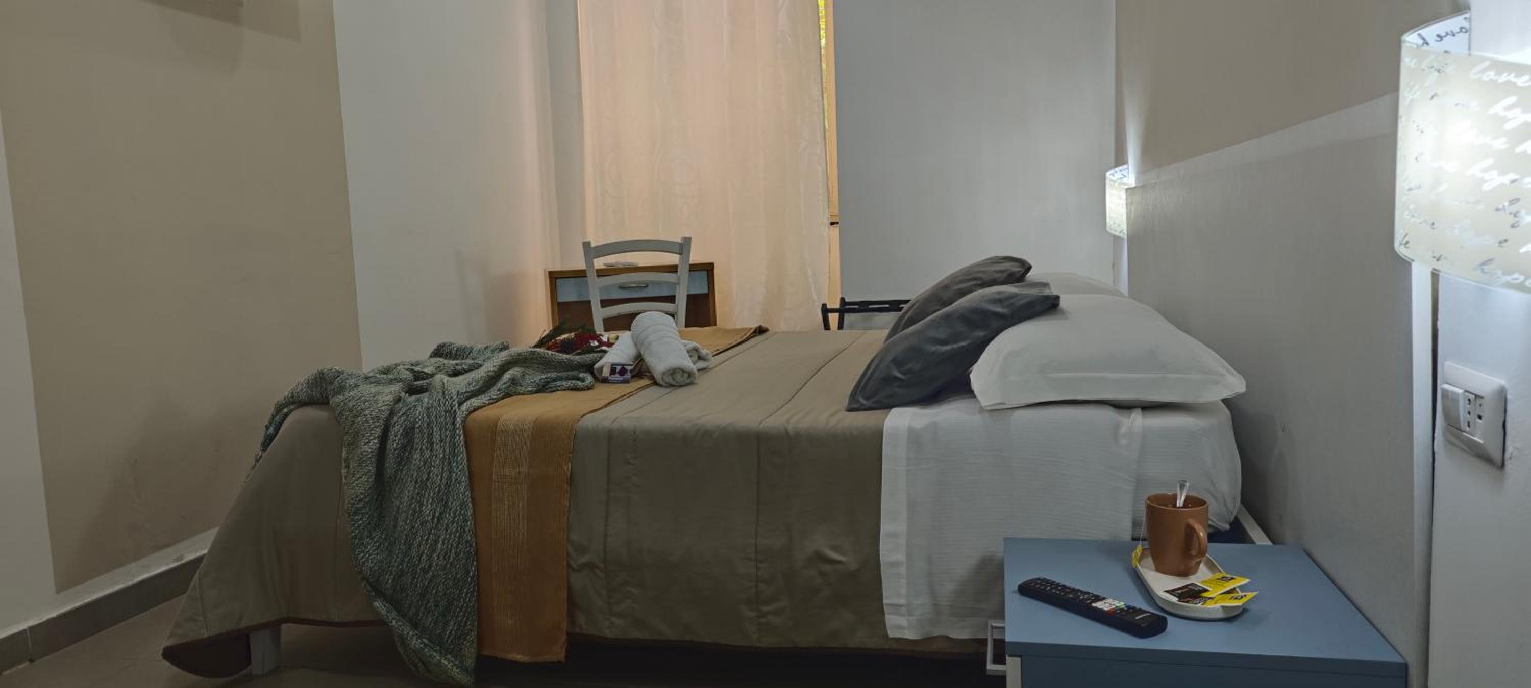 Single Room with Private Bathroom photo 2