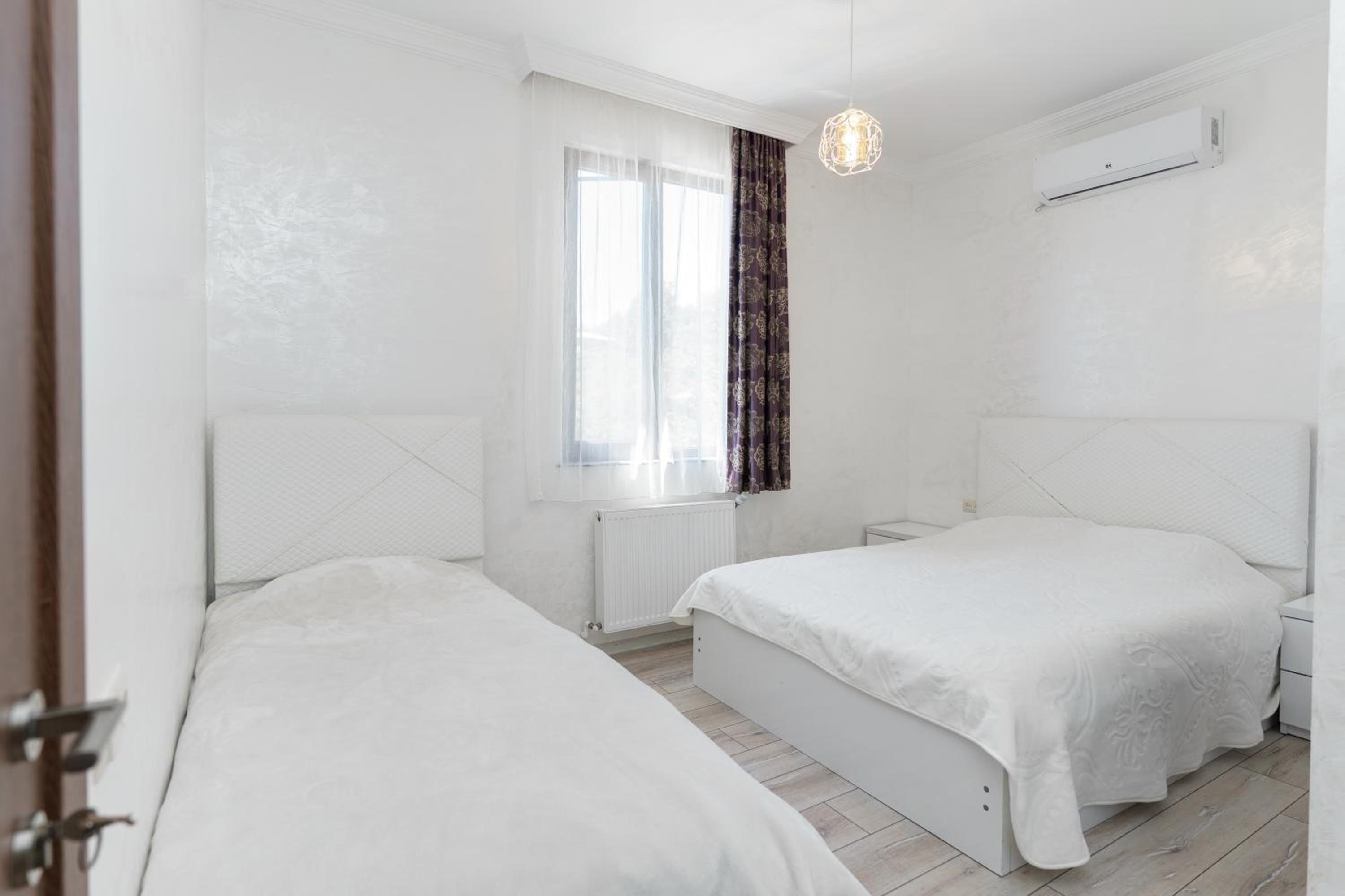 Standard Double or Twin Room photo 3