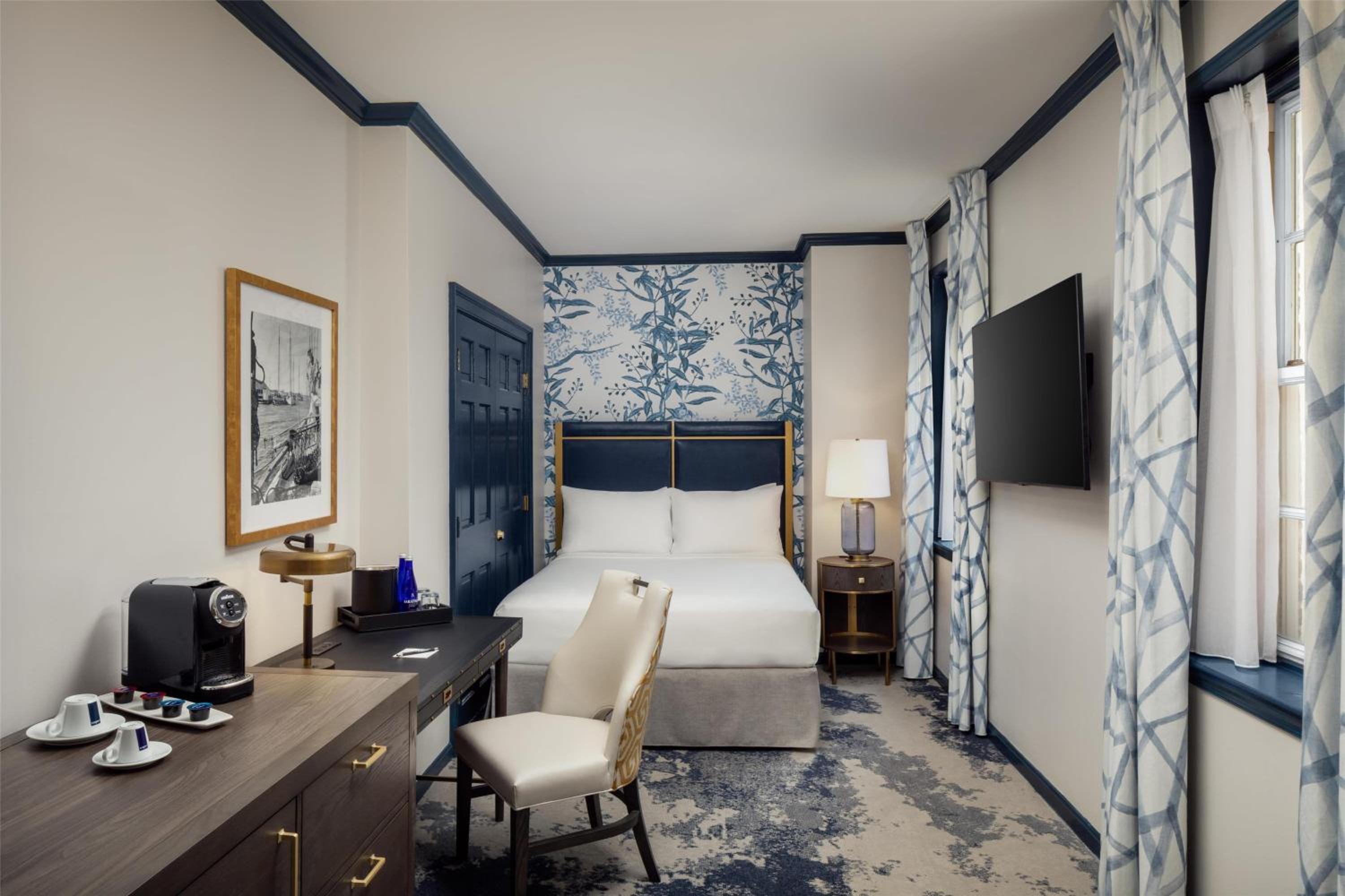 Queen Room - Photo 2