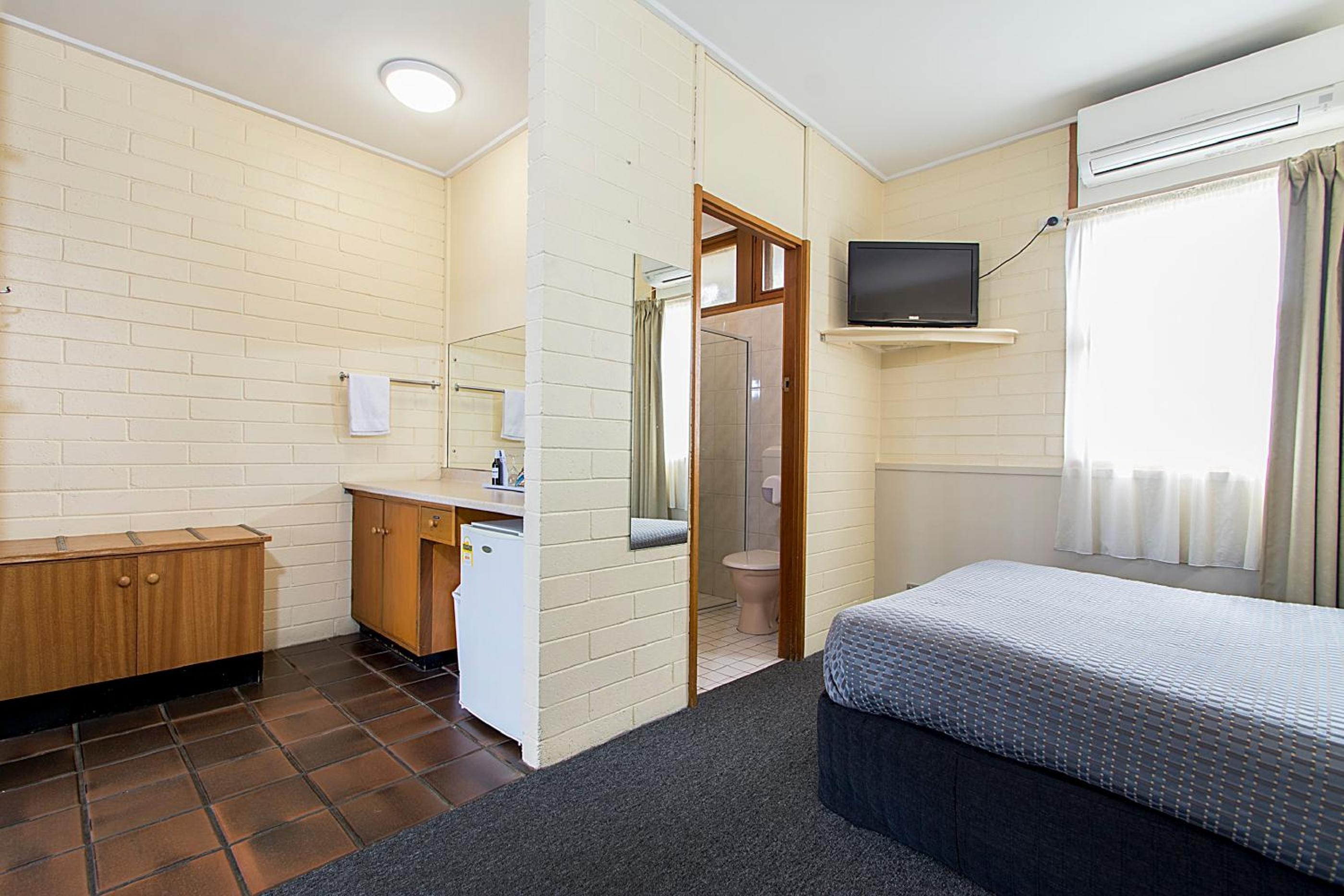 Standard Double Room - Non-Smoking - Photo 1